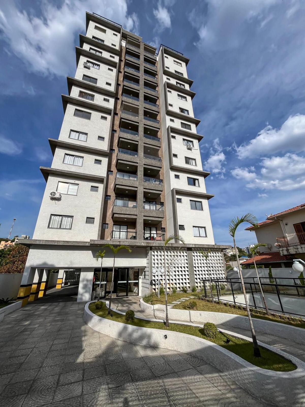 PISCINA, 2qts, 2 banh, varanda c churrasqueira, estacionamento, elevador, portaria