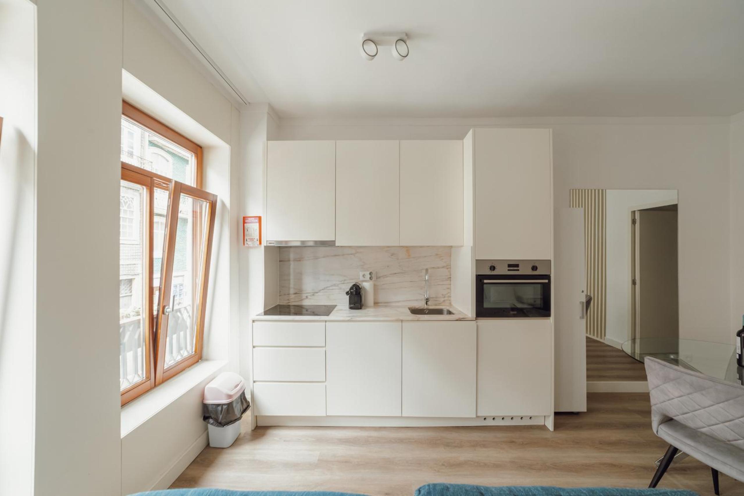 Downtown Comfort Apartment by Vacationy