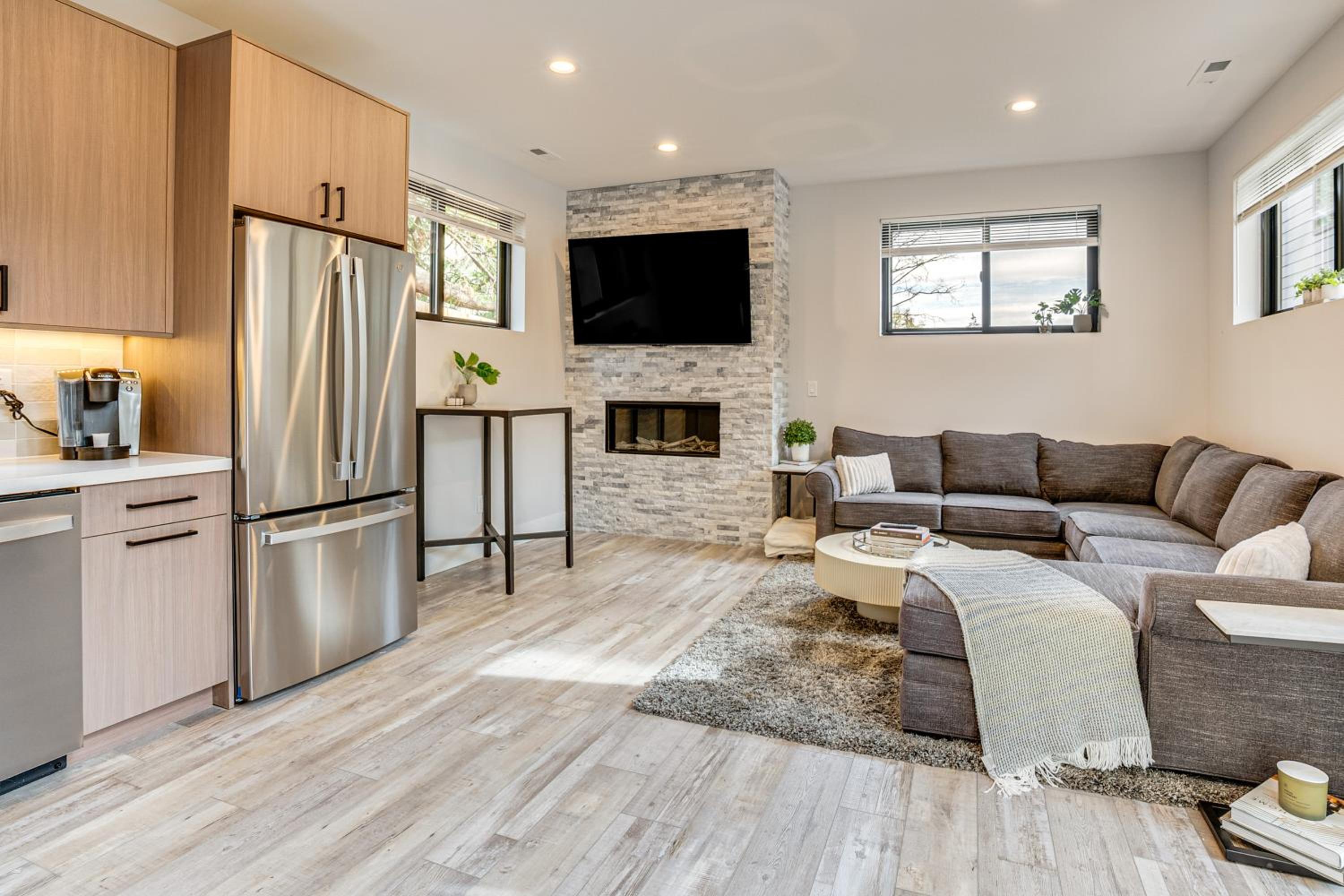 Mod PNW Hub In Seattle Suburbs! Easy Access to I-5