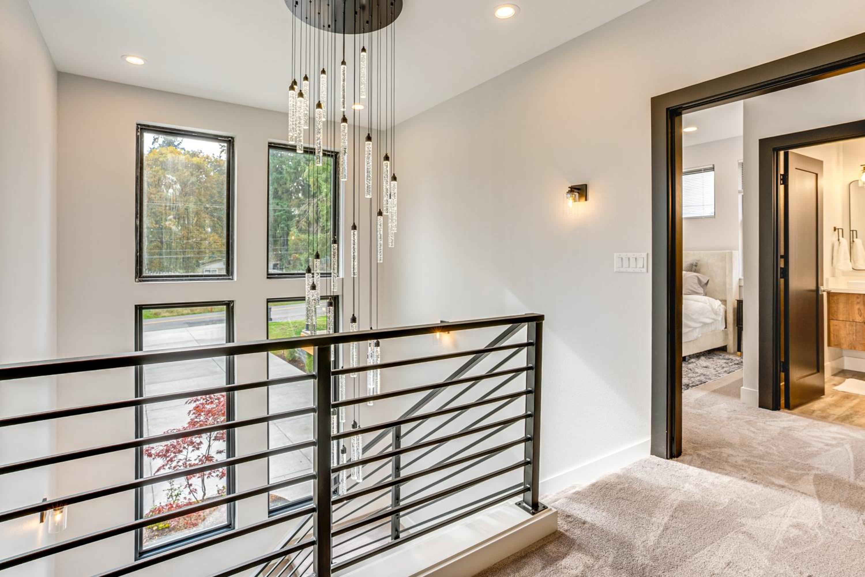 Mod PNW Hub In Seattle Suburbs! Easy Access to I-5
