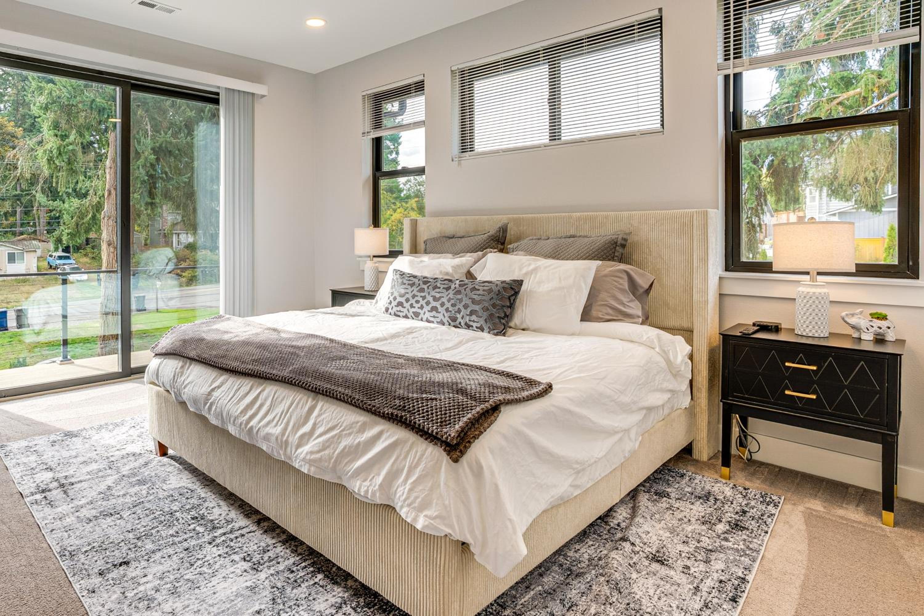 Mod PNW Hub In Seattle Suburbs! Easy Access to I-5