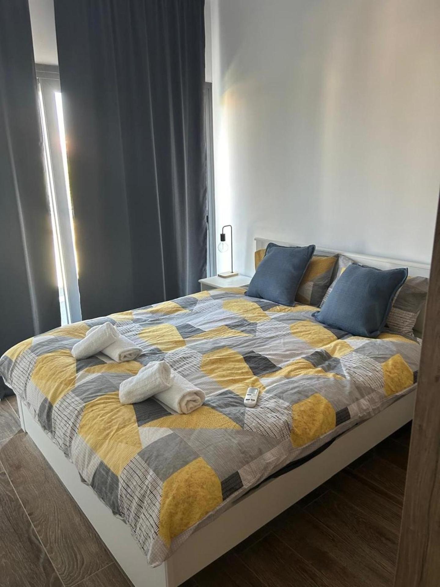 Villa - Sleeps 6 - Near Local Attractions