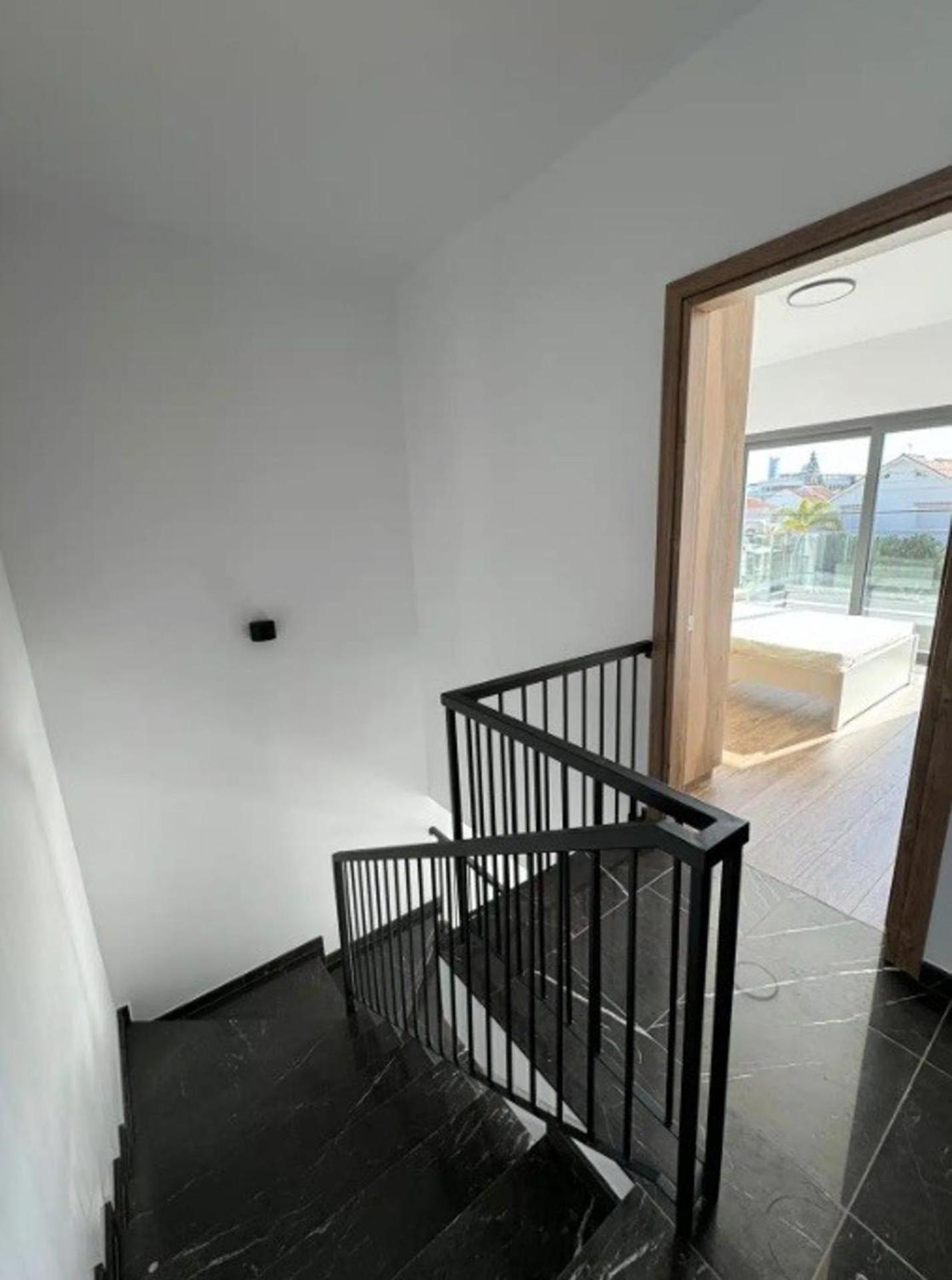 Villa - Sleeps 6 - Near Local Attractions