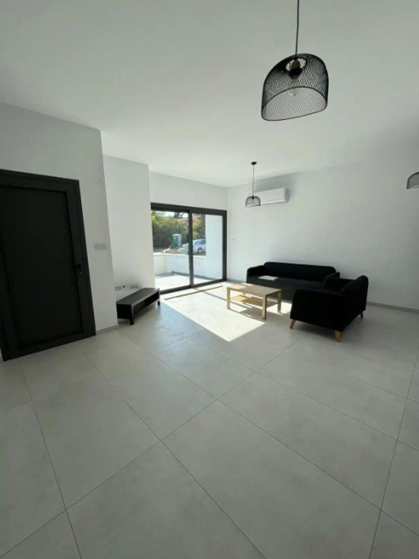 Villa - Sleeps 6 - Near Local Attractions