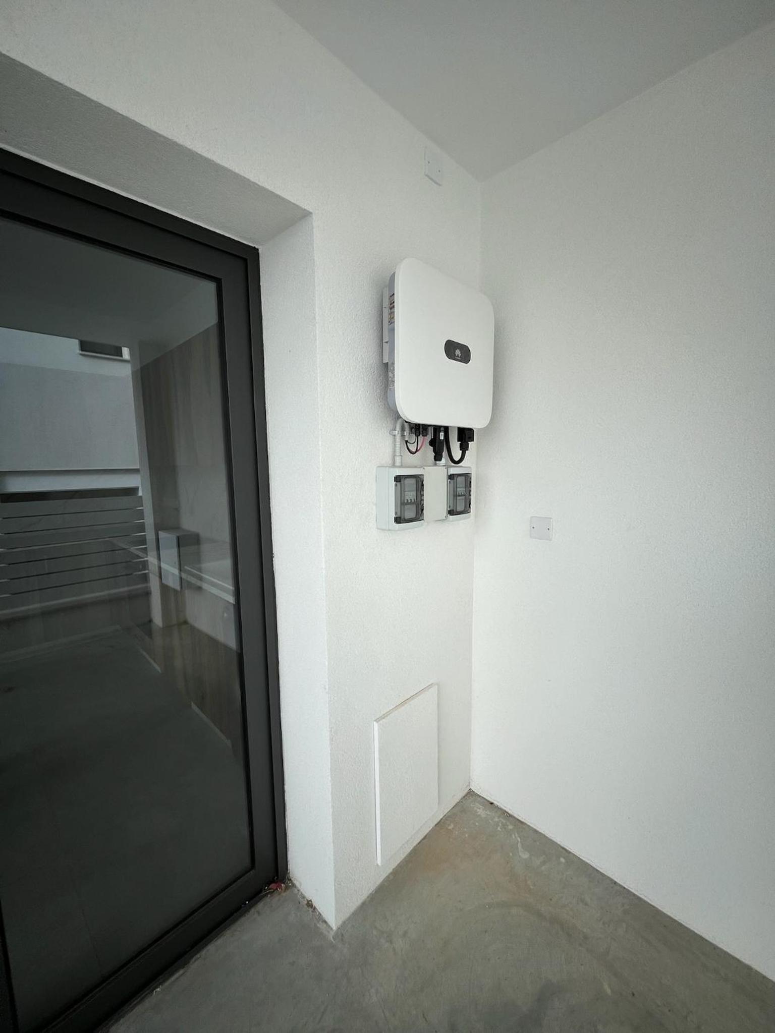 Villa - Sleeps 6 - Near Local Attractions