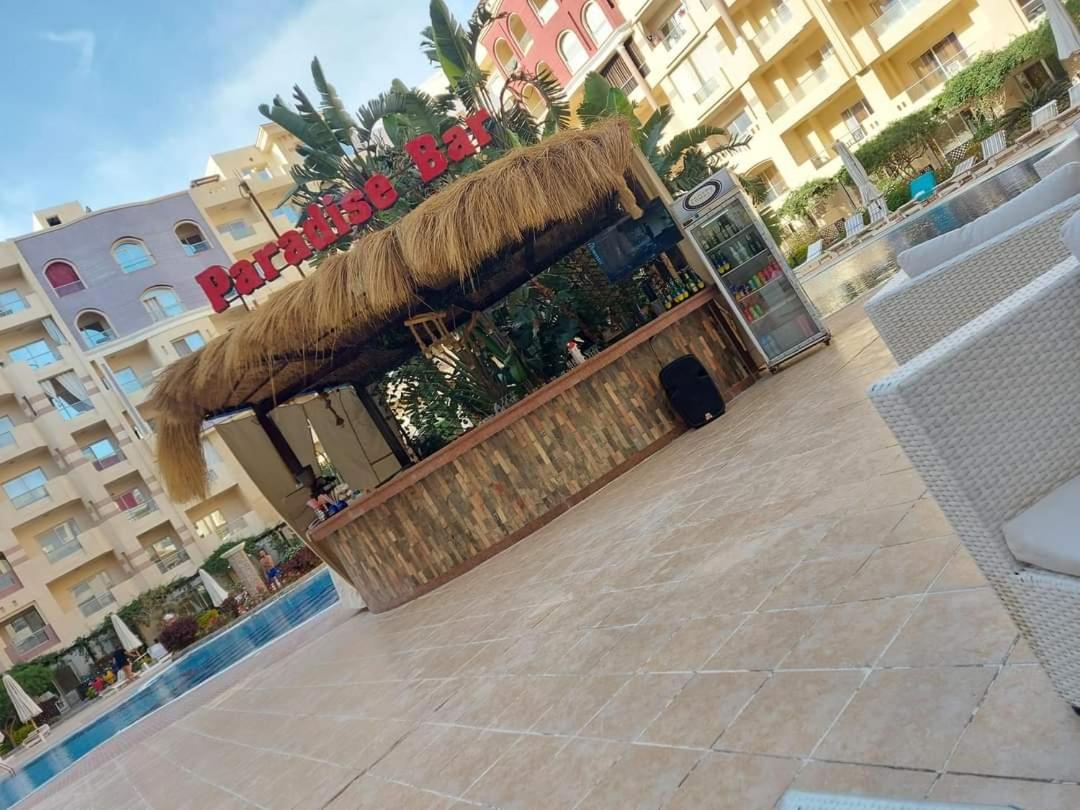Florenza Khamsin Sea front
