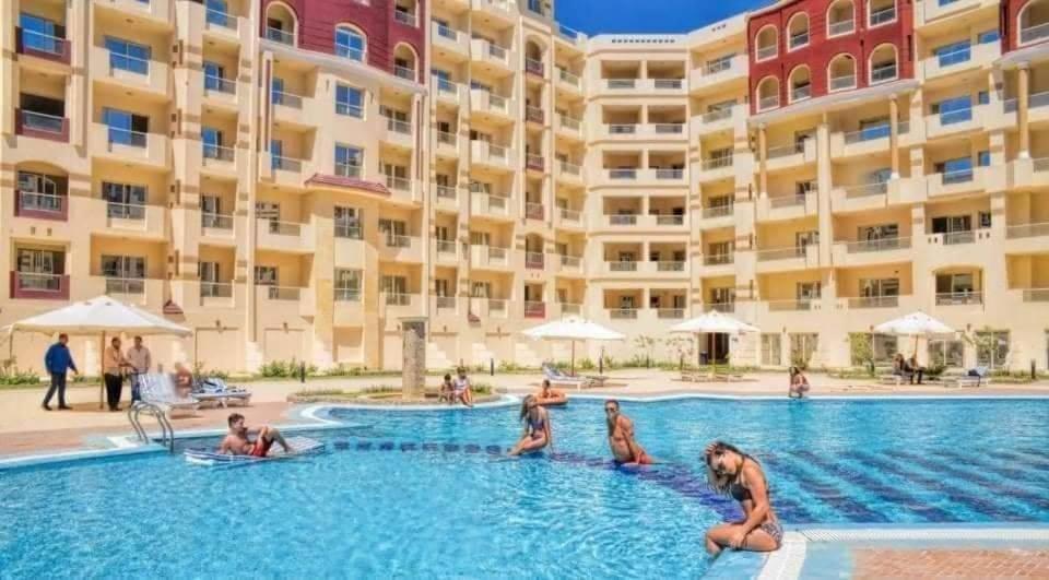 Florenza Khamsin Sea front