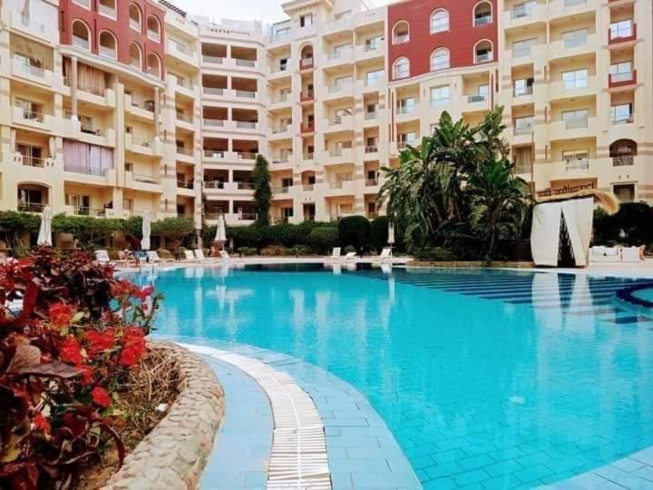 Florenza Khamsin Sea front