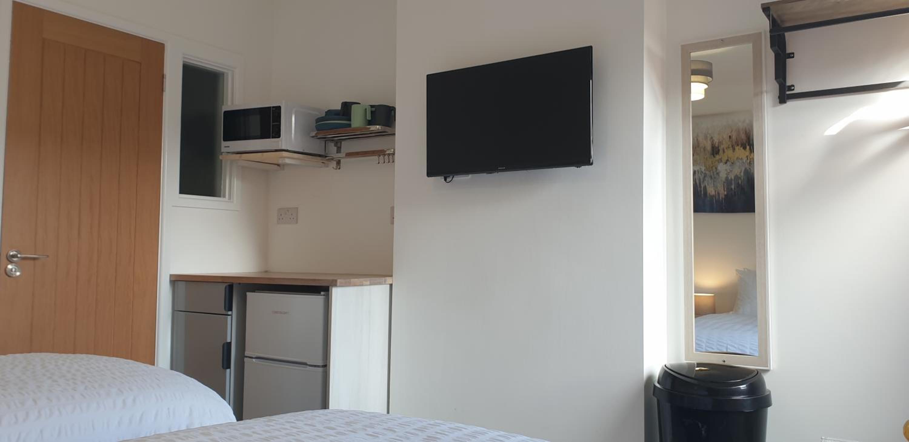6 Self-Contained Suites near Portslade Station
