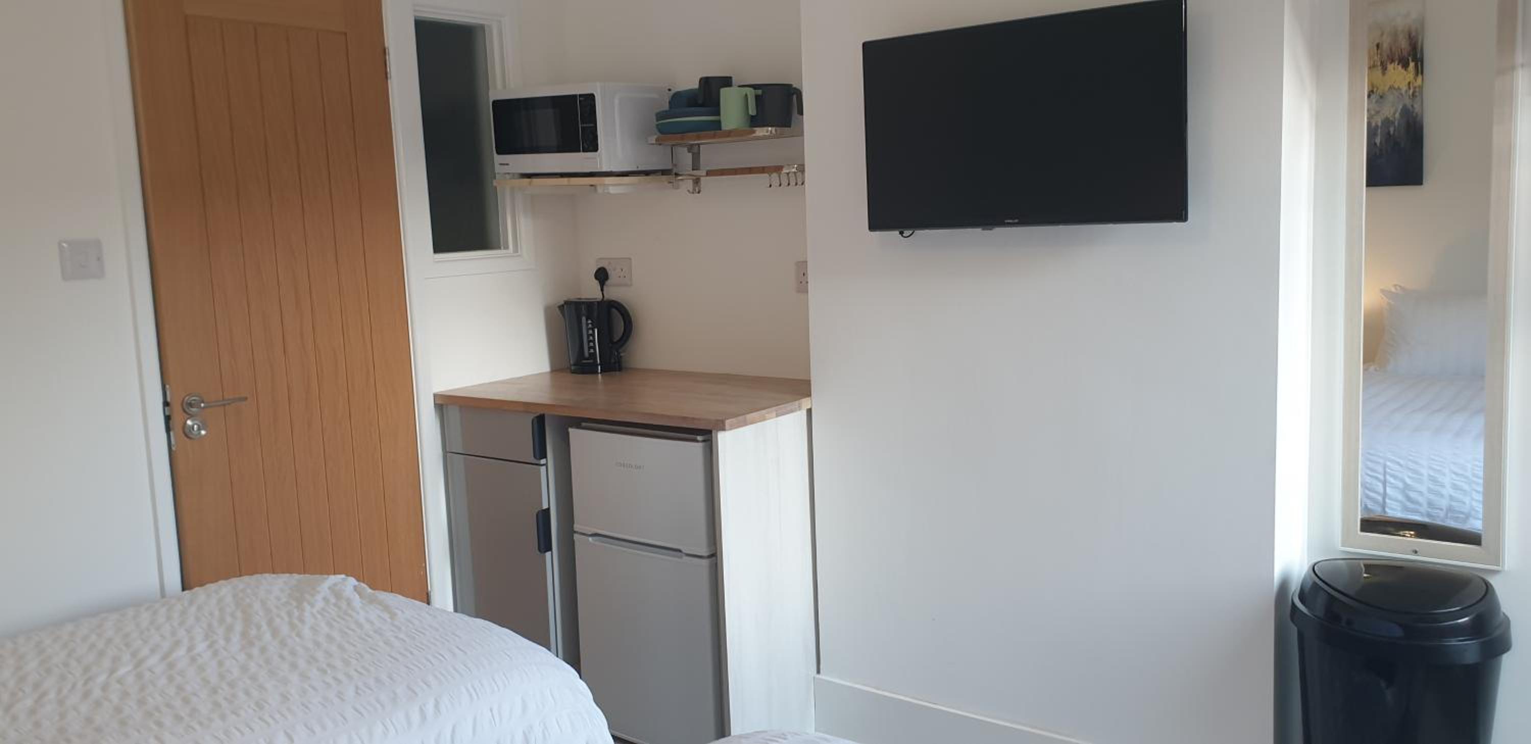 6 Self-Contained Suites near Portslade Station