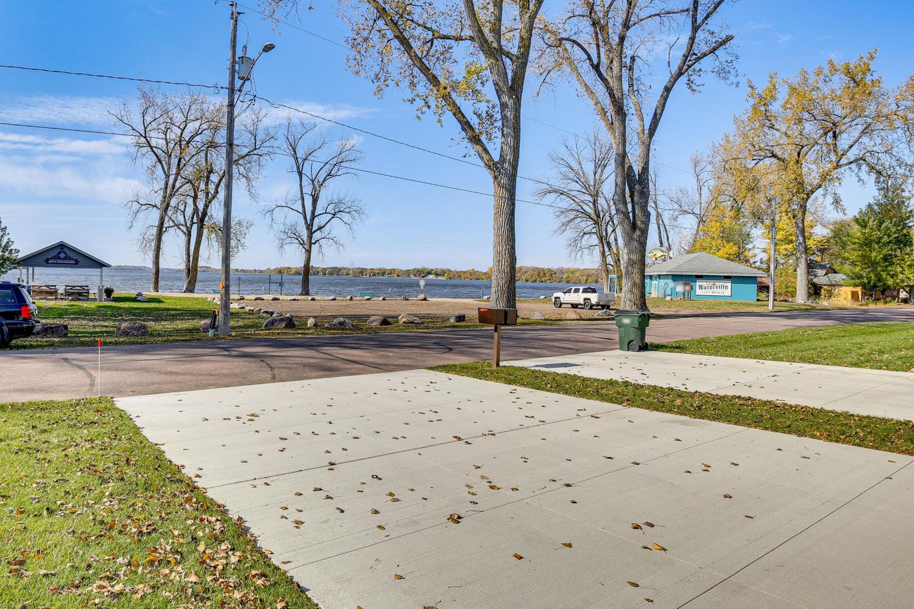 Across from Tetonka Lake 4-Season Getaway!