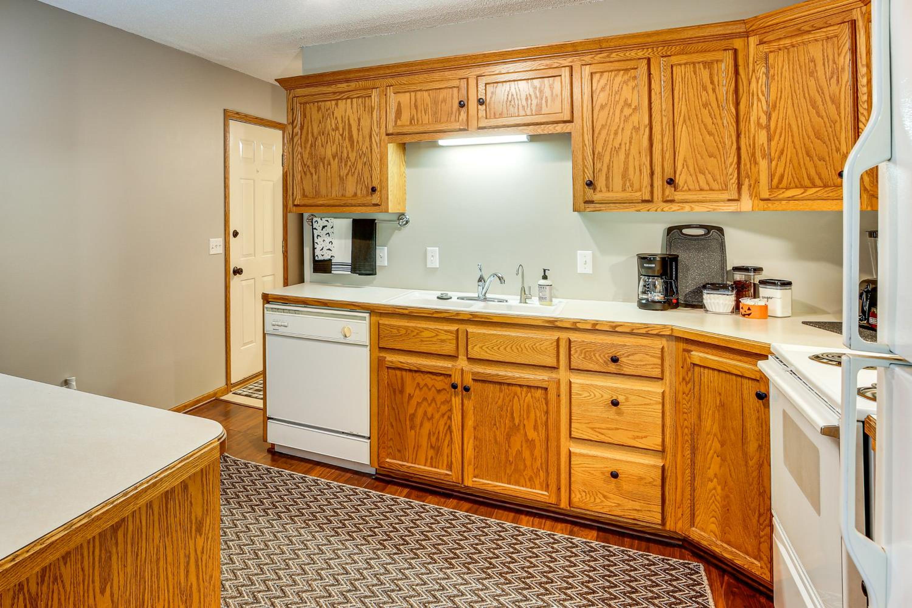 Across from Tetonka Lake 4-Season Getaway!