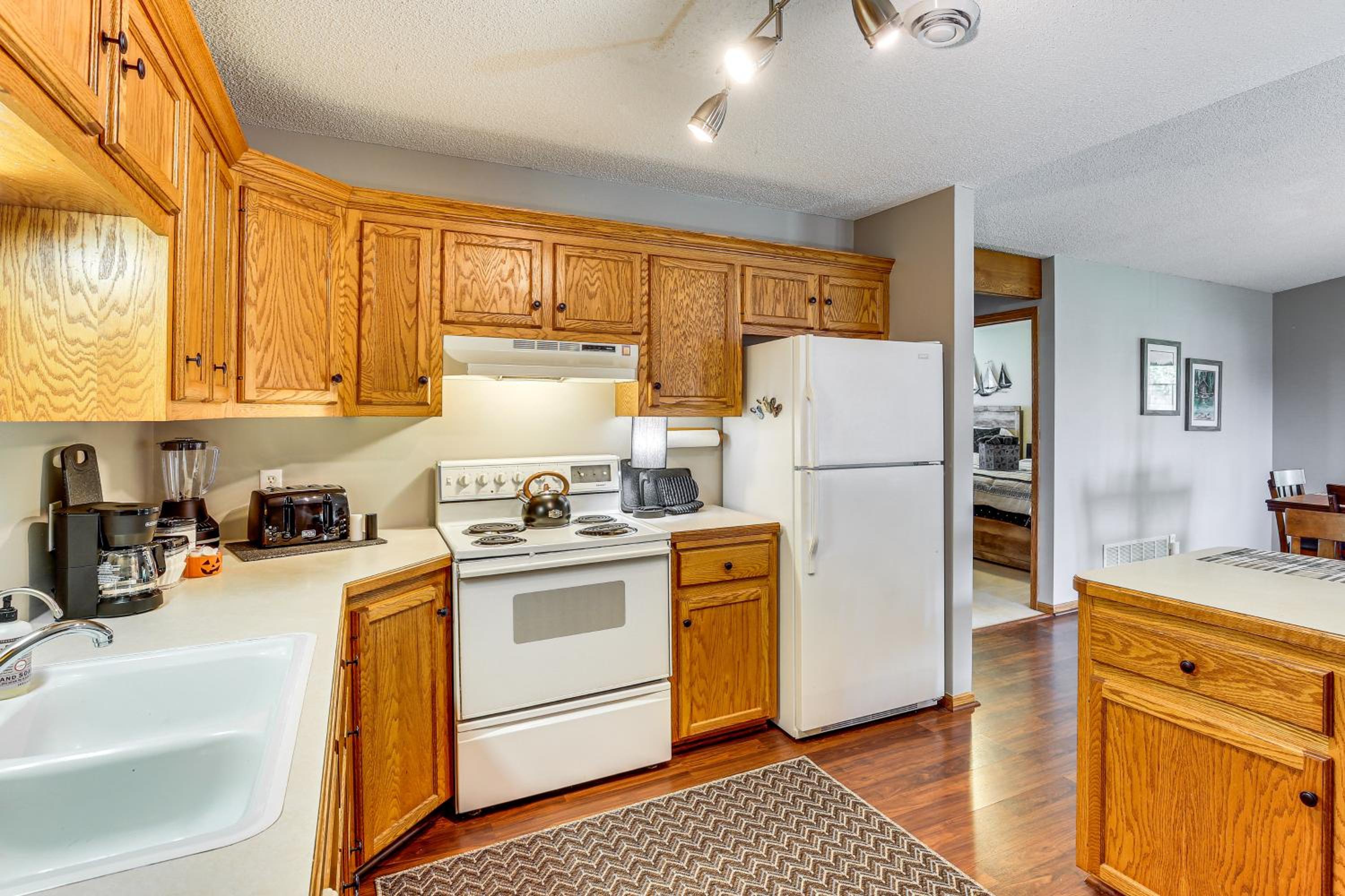 Across from Tetonka Lake 4-Season Getaway!