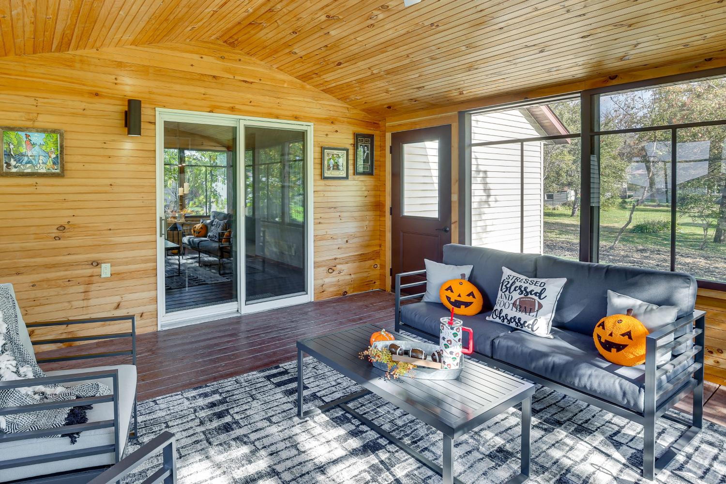 Across from Tetonka Lake 4-Season Getaway!