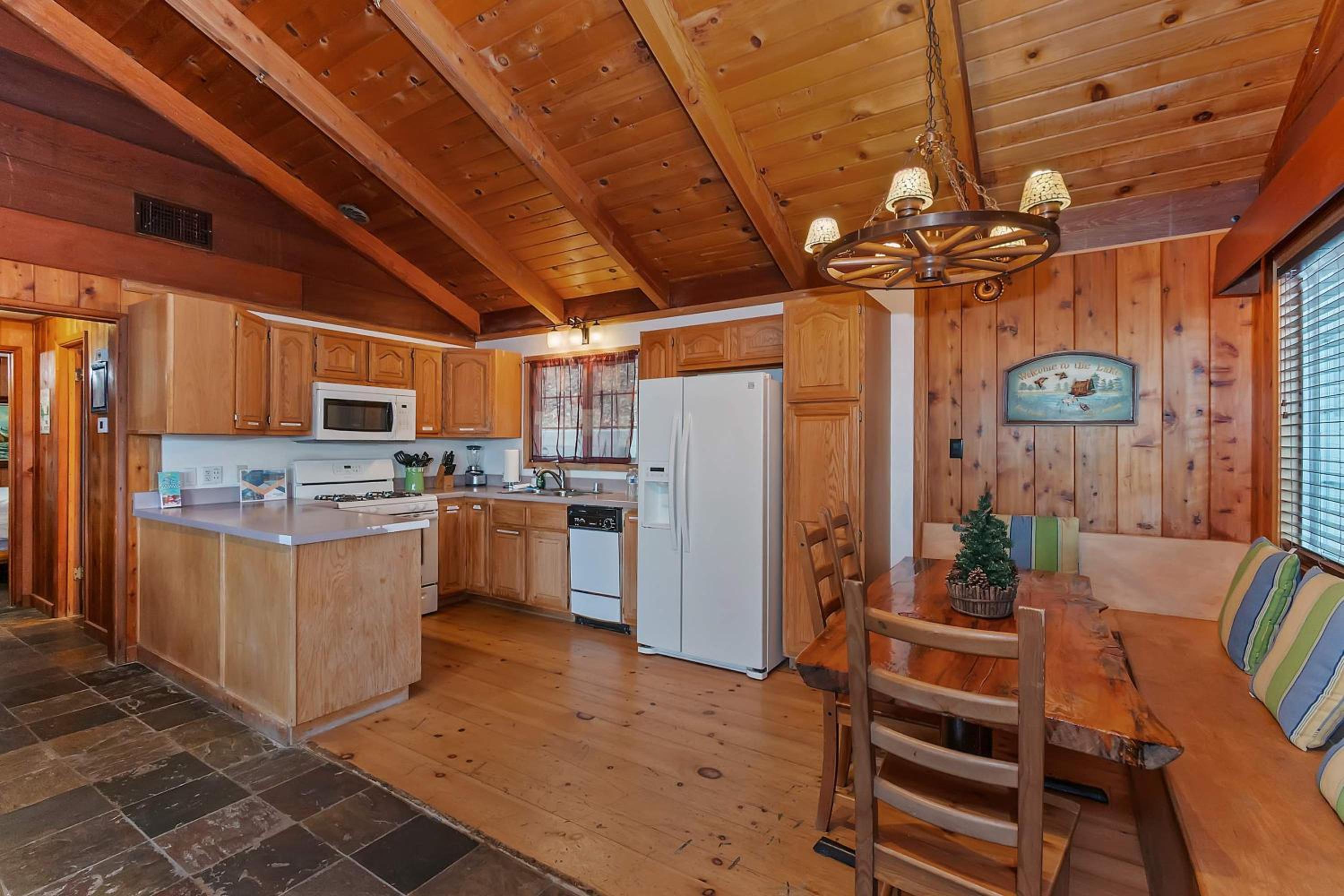 Emerald Arrowhead Haus - For 6