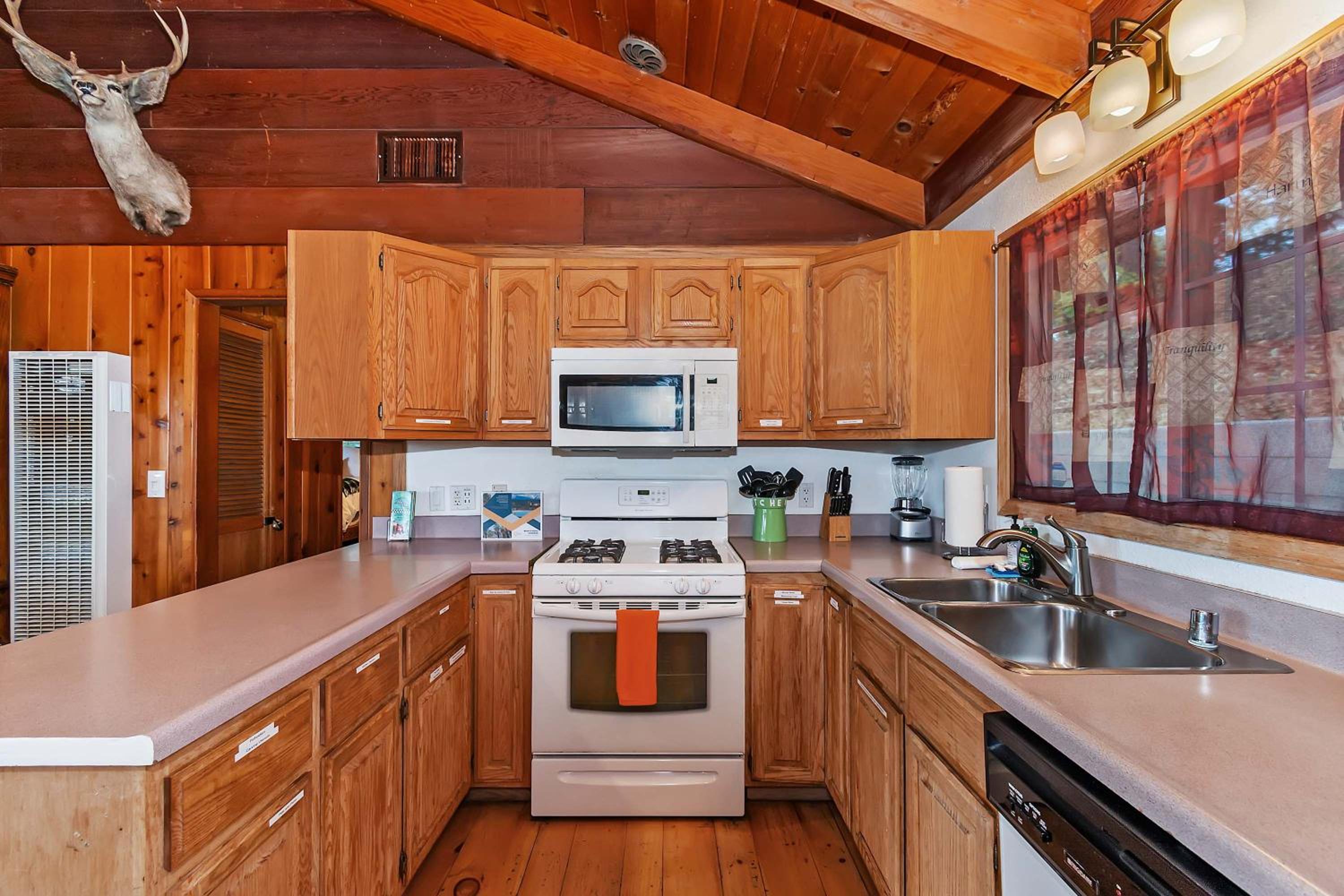 Emerald Arrowhead Haus - For 6