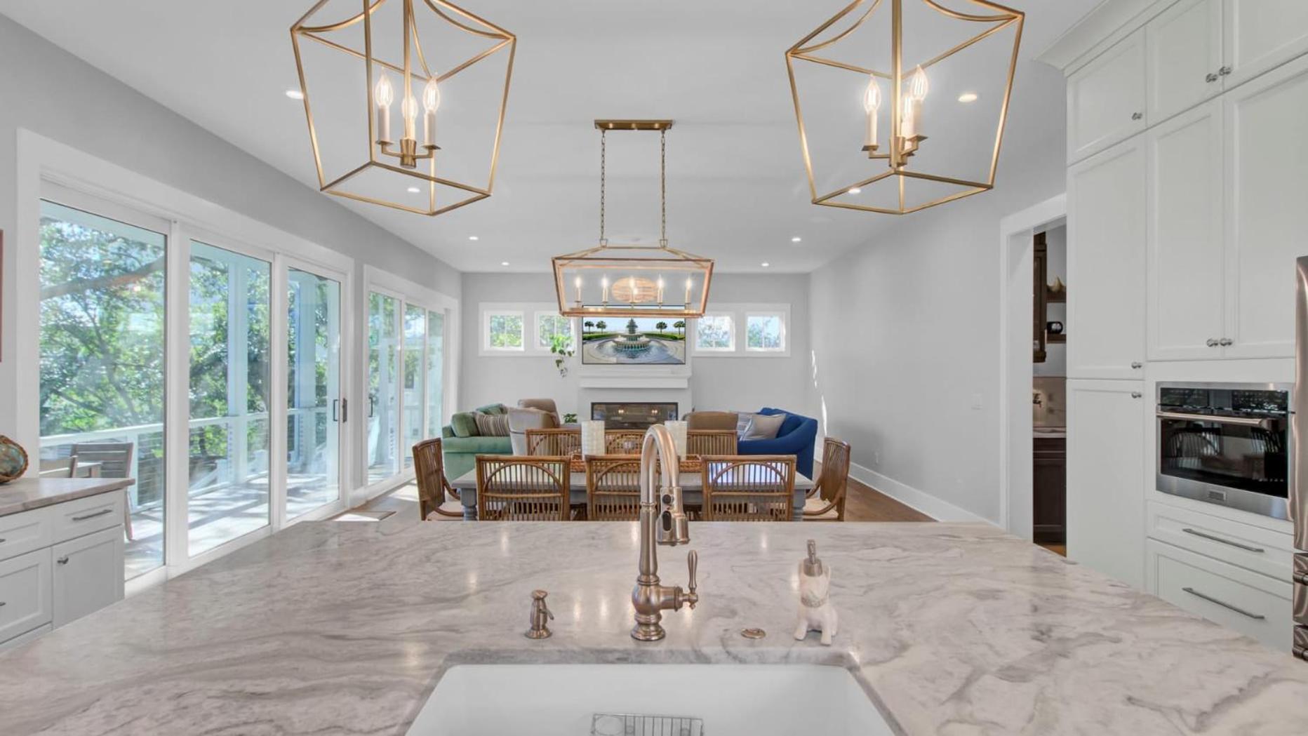 Walk to the Beach Private Pool Rooftop Terrace Balcony 3602 Cameron