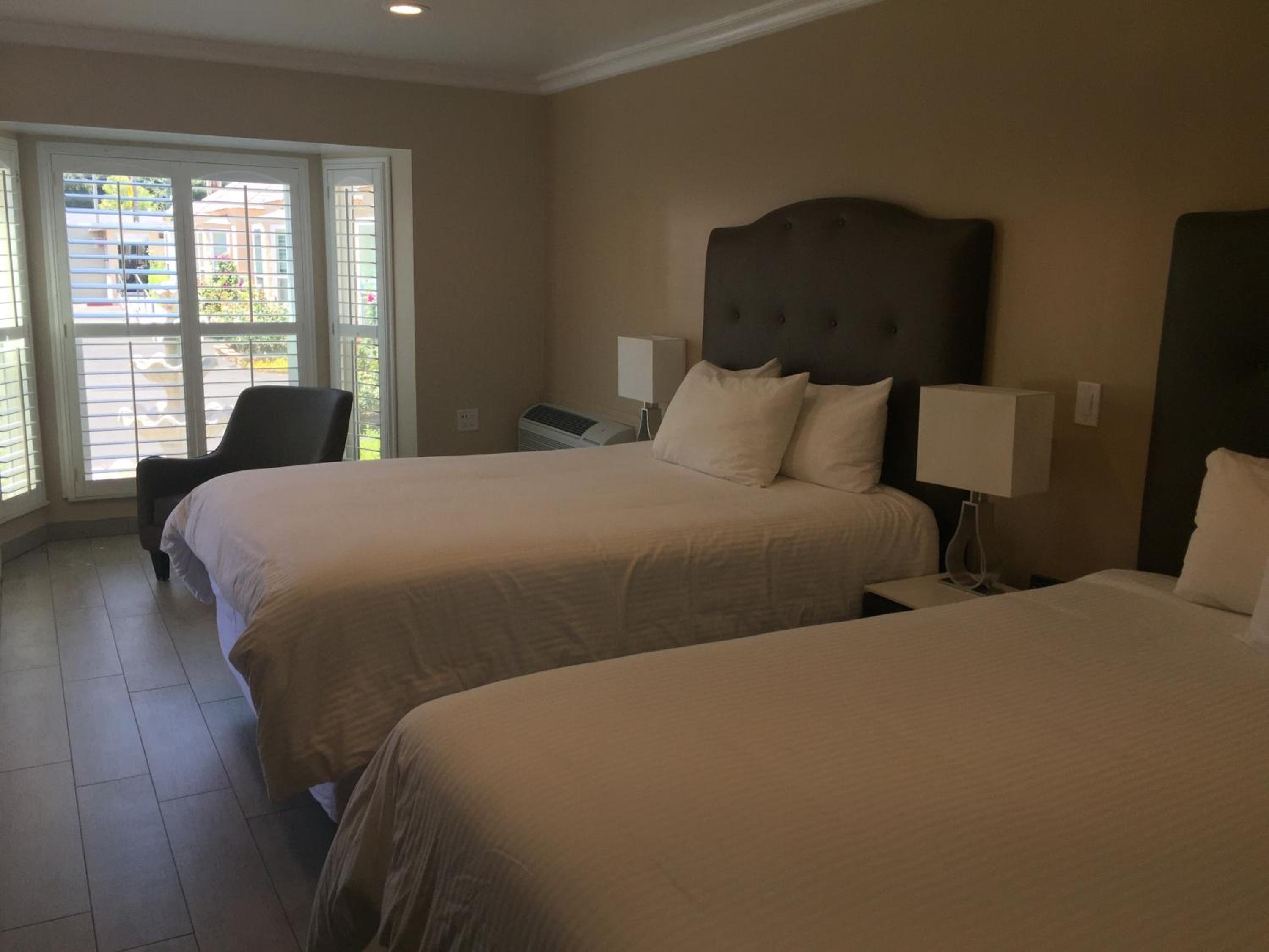 Los Angeles Vacations - El Royale Hotel - Near Universal Studios Hollywood - Property Image 9