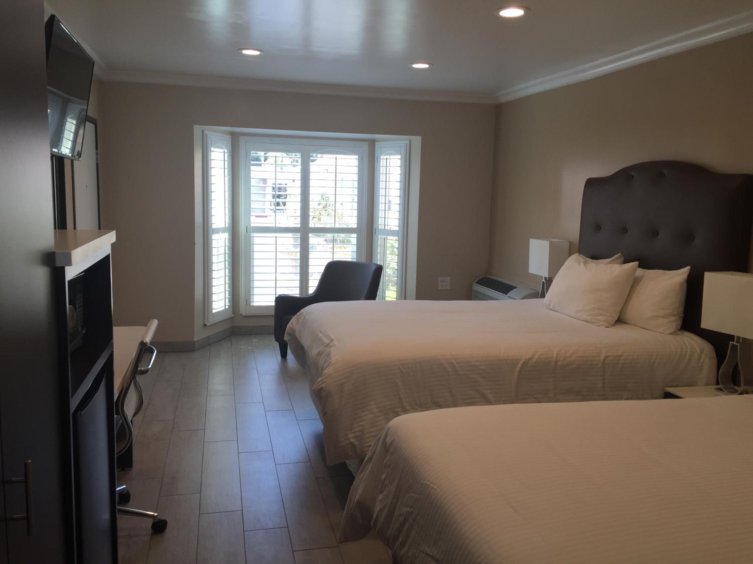 Los Angeles Vacations - El Royale Hotel - Near Universal Studios Hollywood - Property Image 14