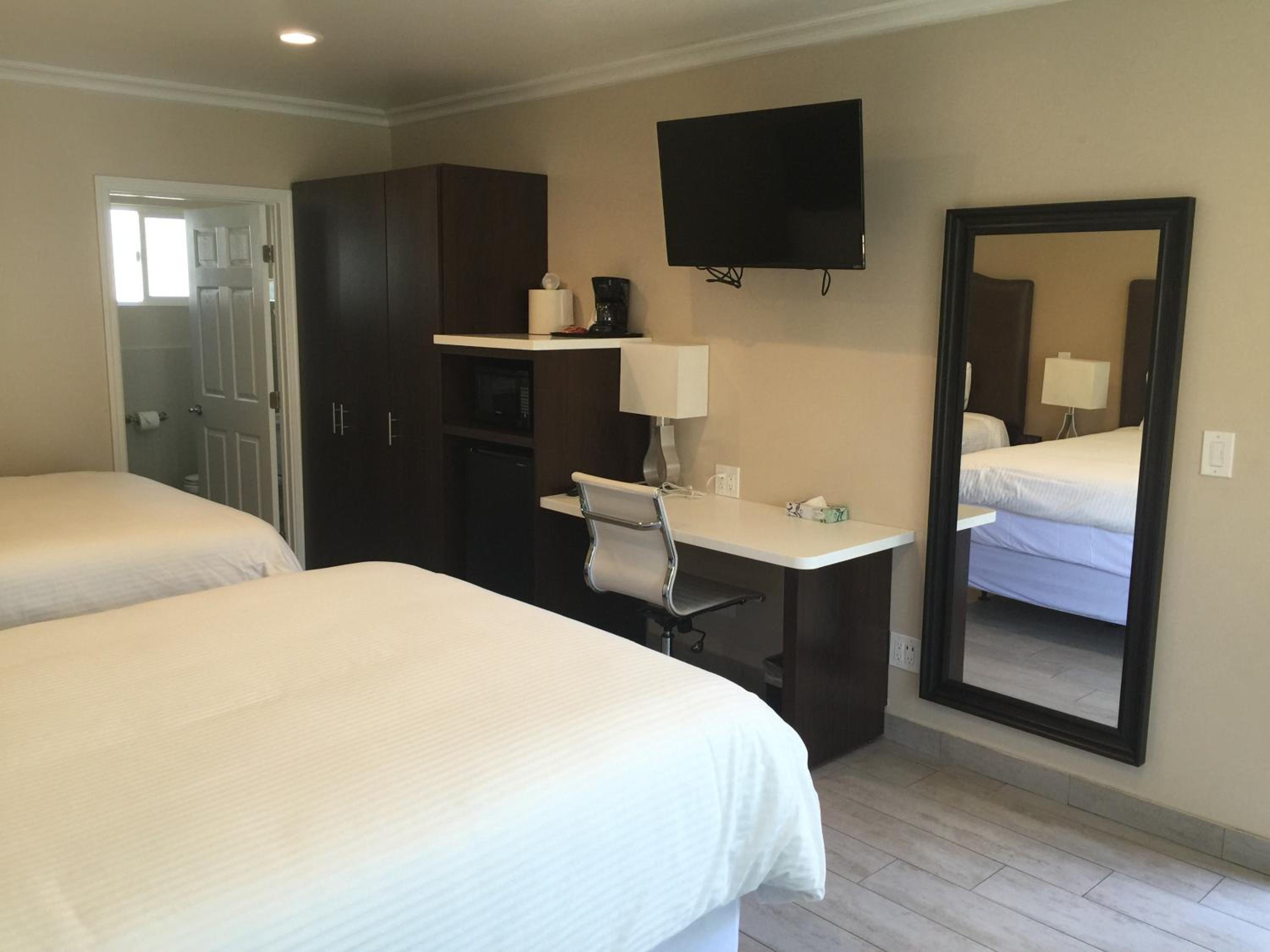 Los Angeles Vacations - El Royale Hotel - Near Universal Studios Hollywood - Property Image 18