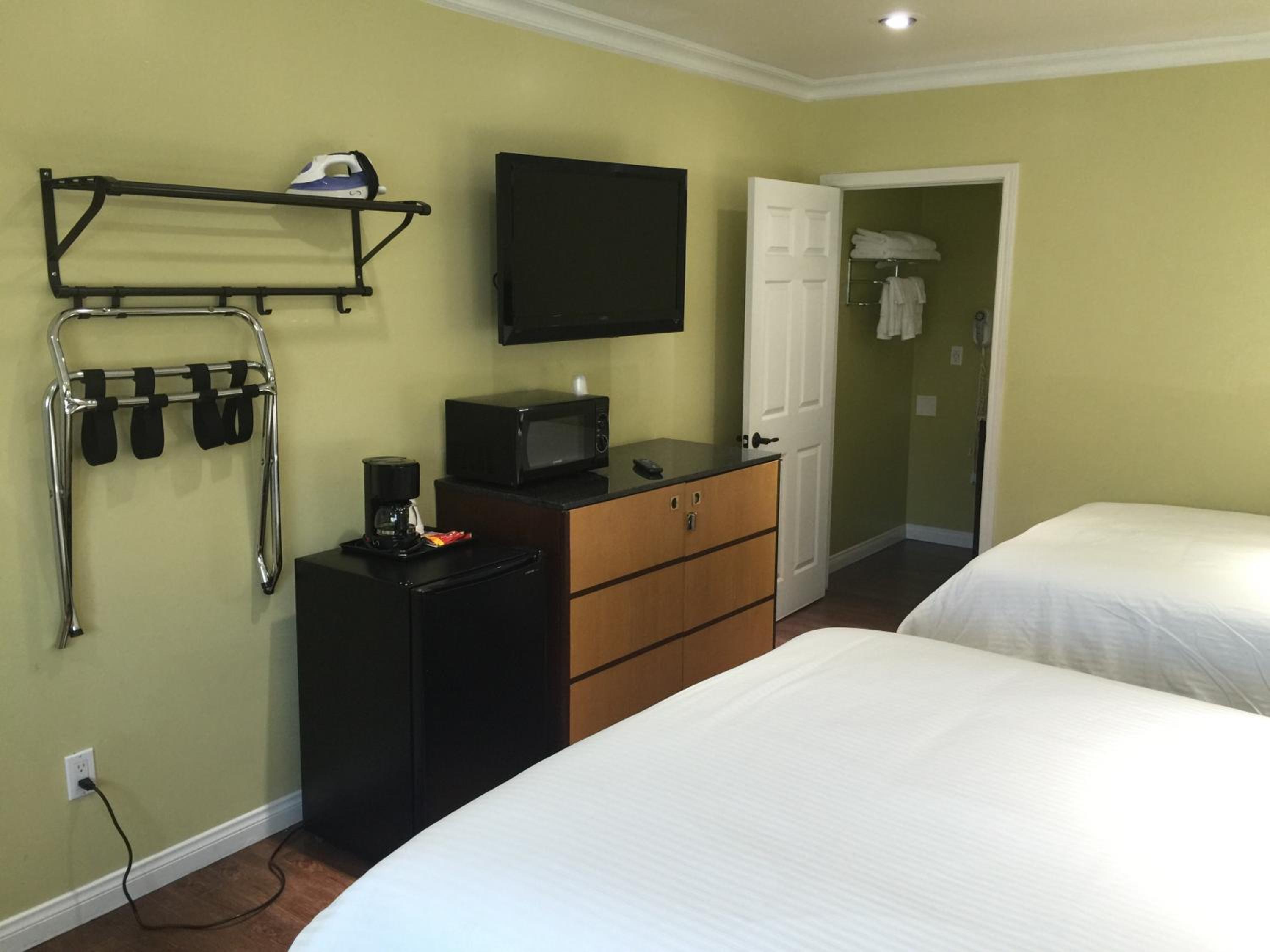 Los Angeles Vacations - El Royale Hotel - Near Universal Studios Hollywood - Property Image 24