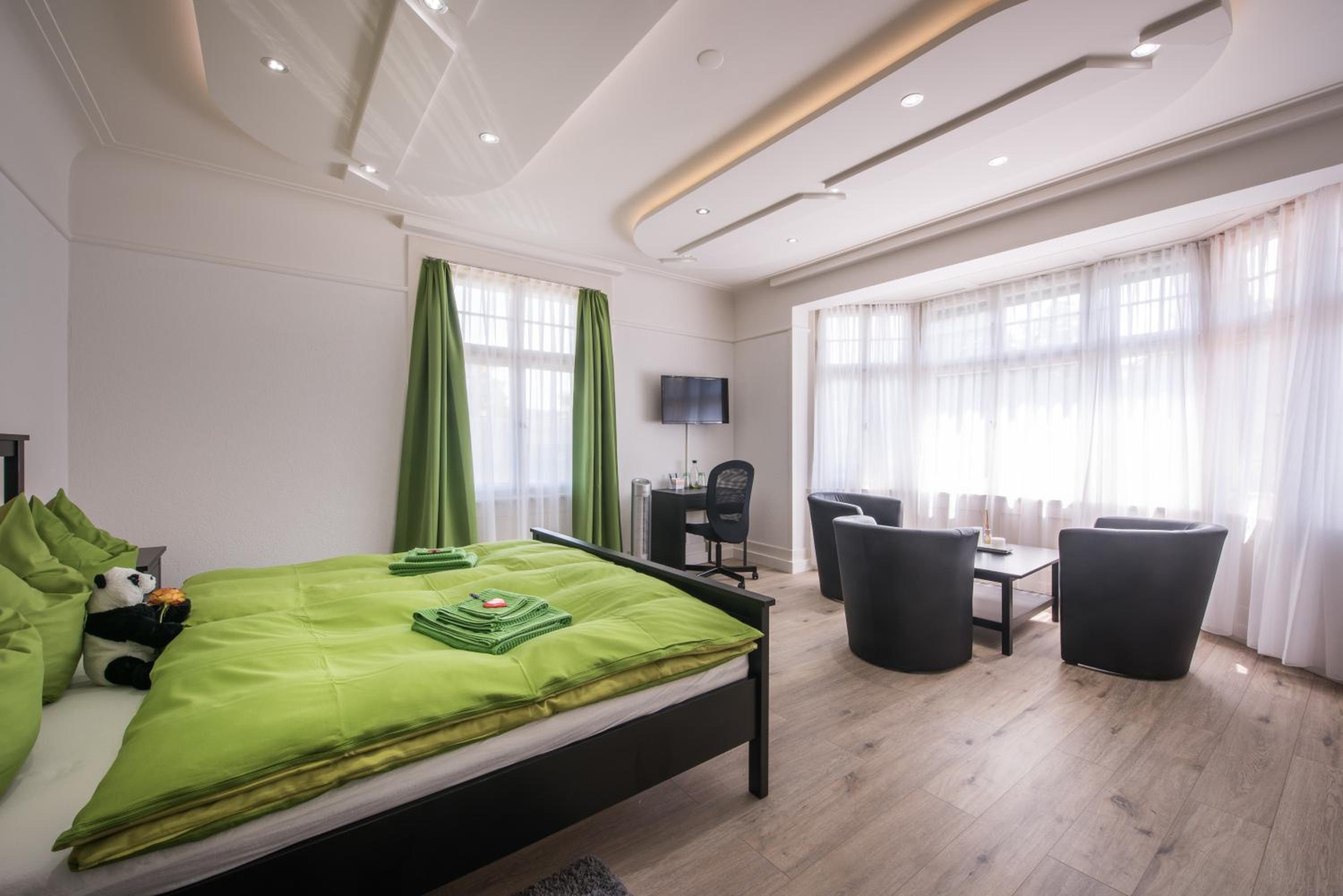 Max Aviation Villa & Apartments