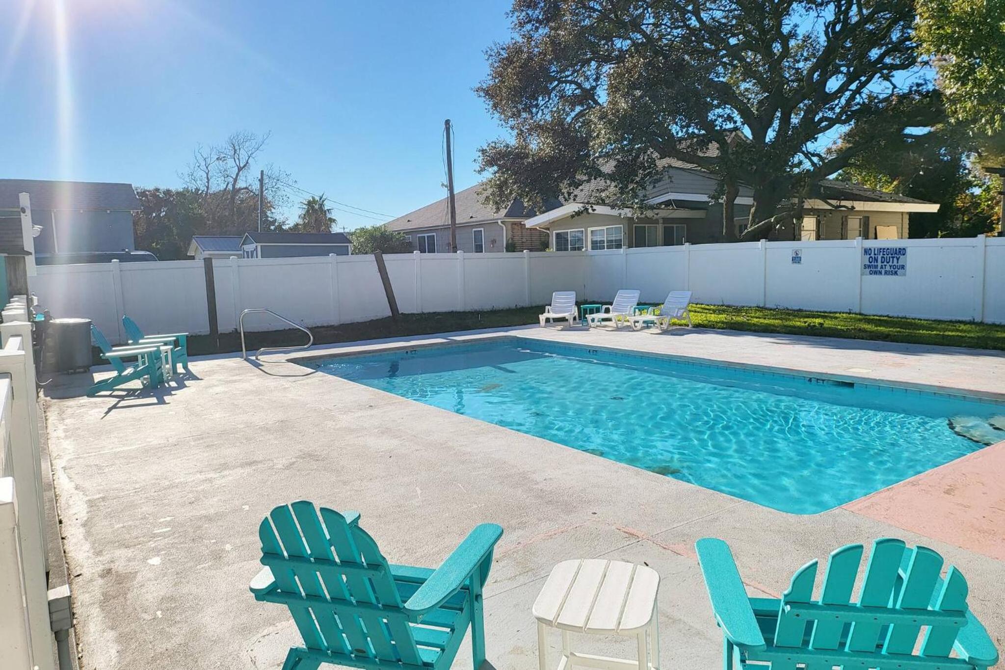 MyPlace on Holly 10 bdrms Slps 20,Private pool Beach Golf Hot Tub