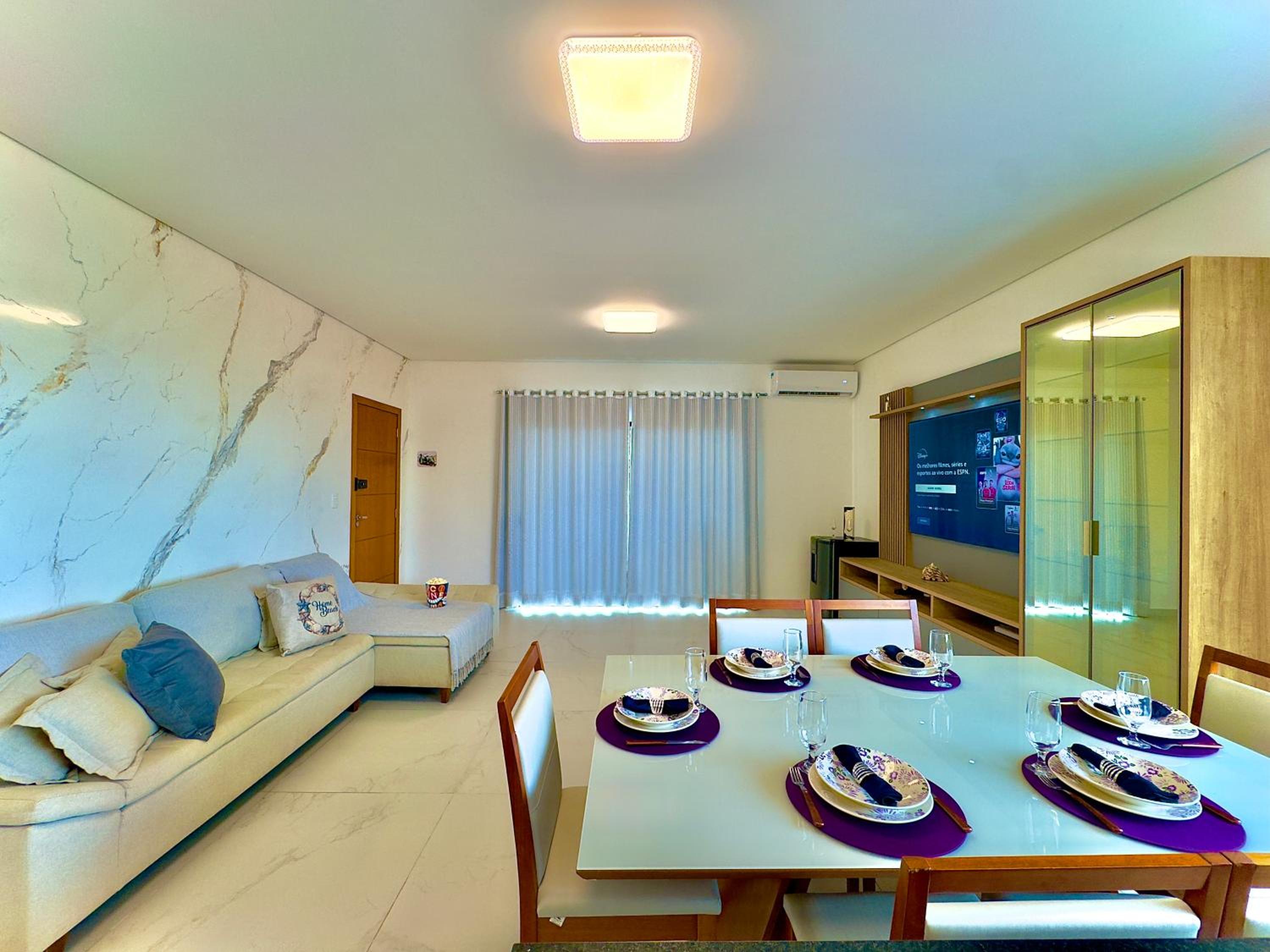 Apartamento Amplo com Vista Mar e Churrasqueira a 50m da Praia em Barra Velha