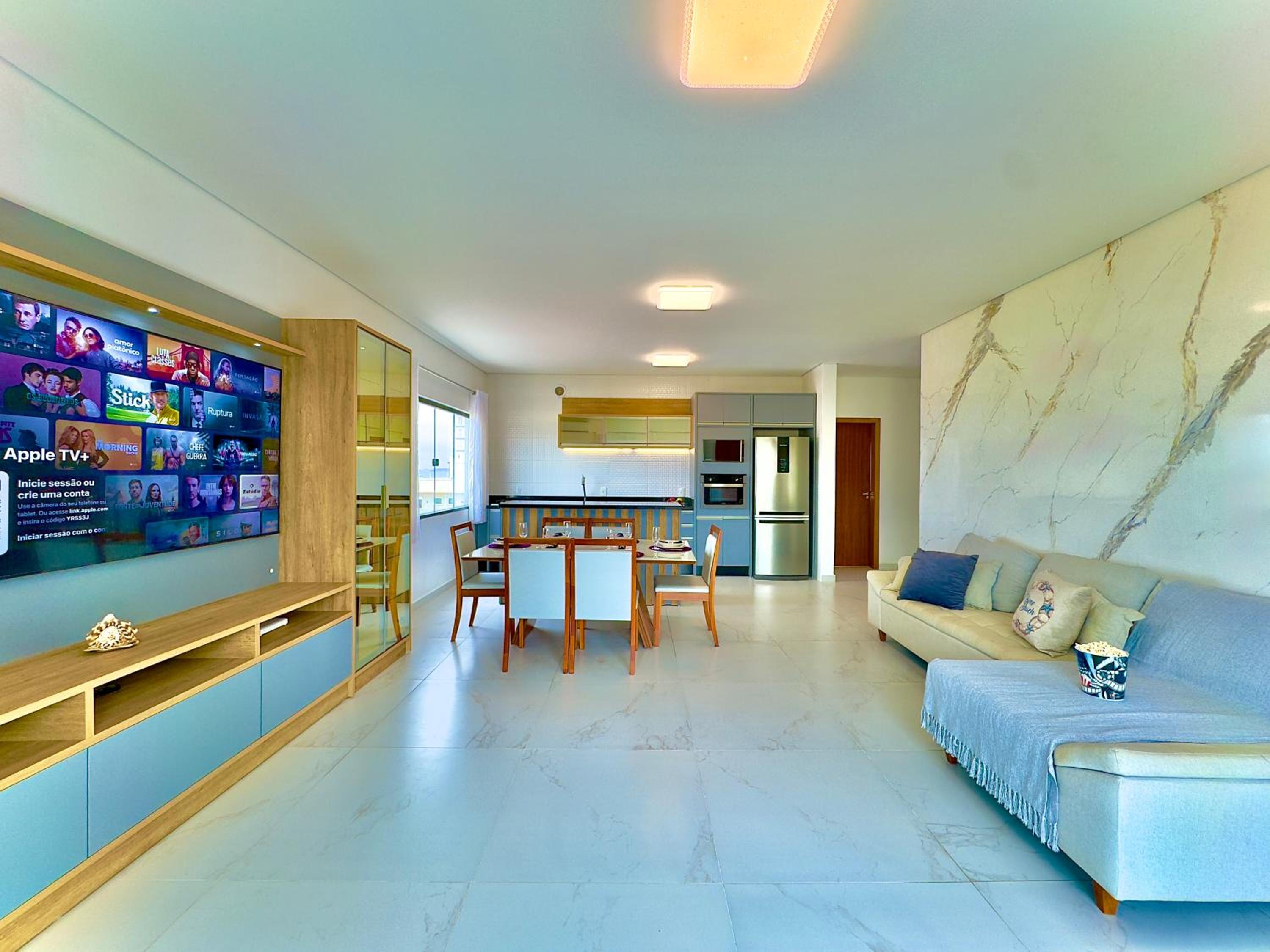 Apartamento Amplo com Vista Mar e Churrasqueira a 50m da Praia em Barra Velha