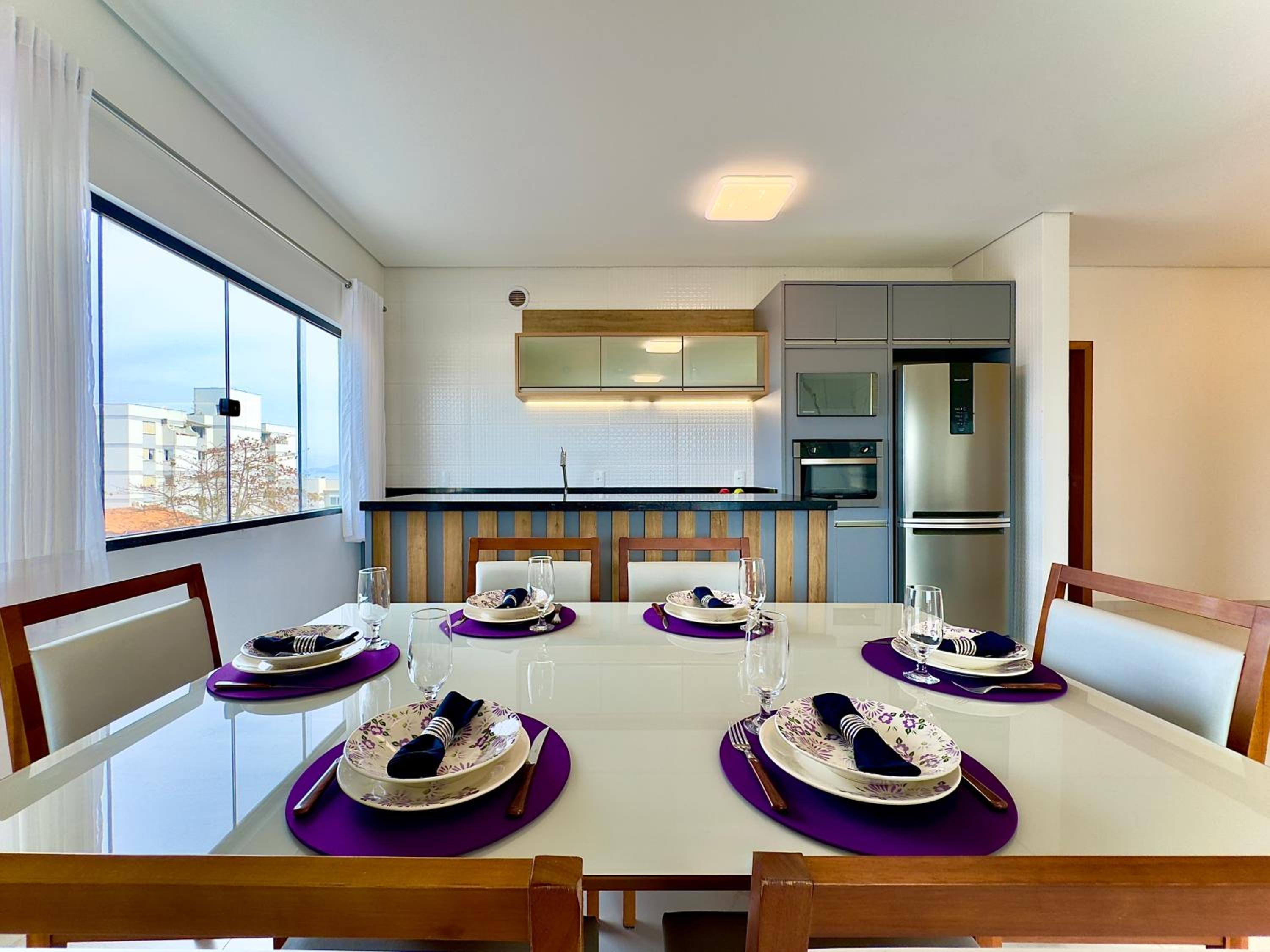 Apartamento Amplo com Vista Mar e Churrasqueira a 50m da Praia em Barra Velha