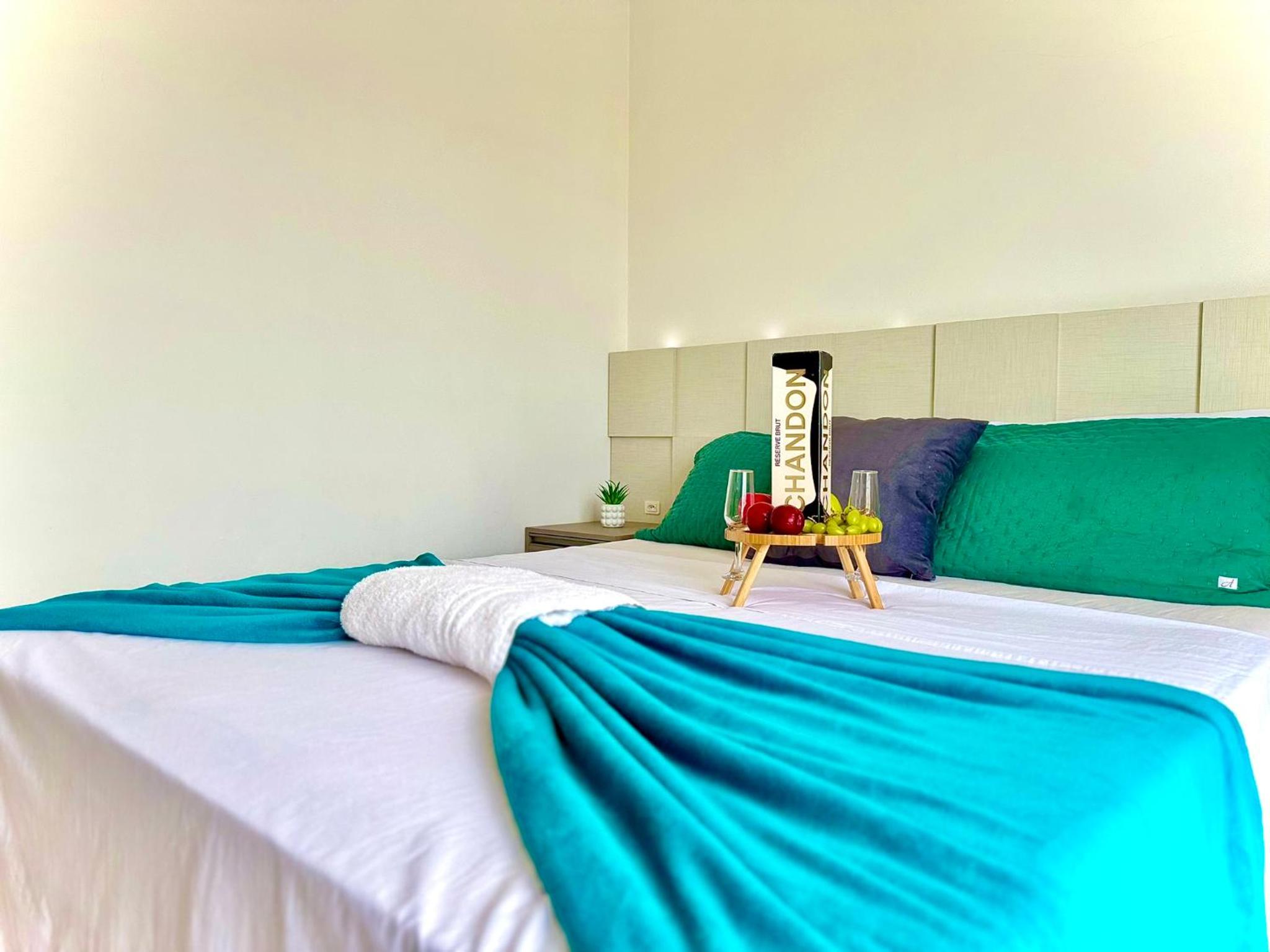 Apartamento Amplo com Vista Mar e Churrasqueira a 50m da Praia em Barra Velha