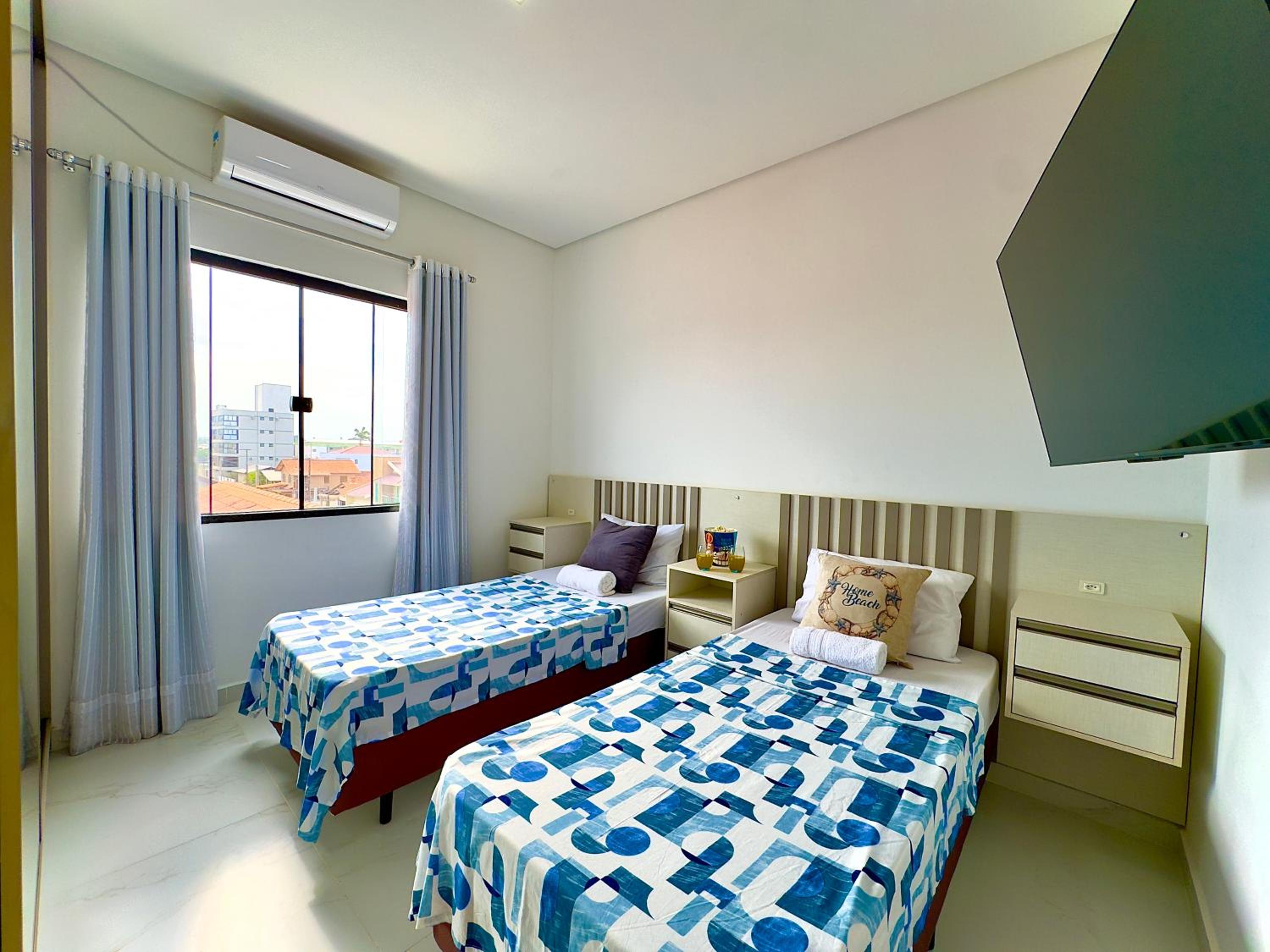 Apartamento Amplo com Vista Mar e Churrasqueira a 50m da Praia em Barra Velha