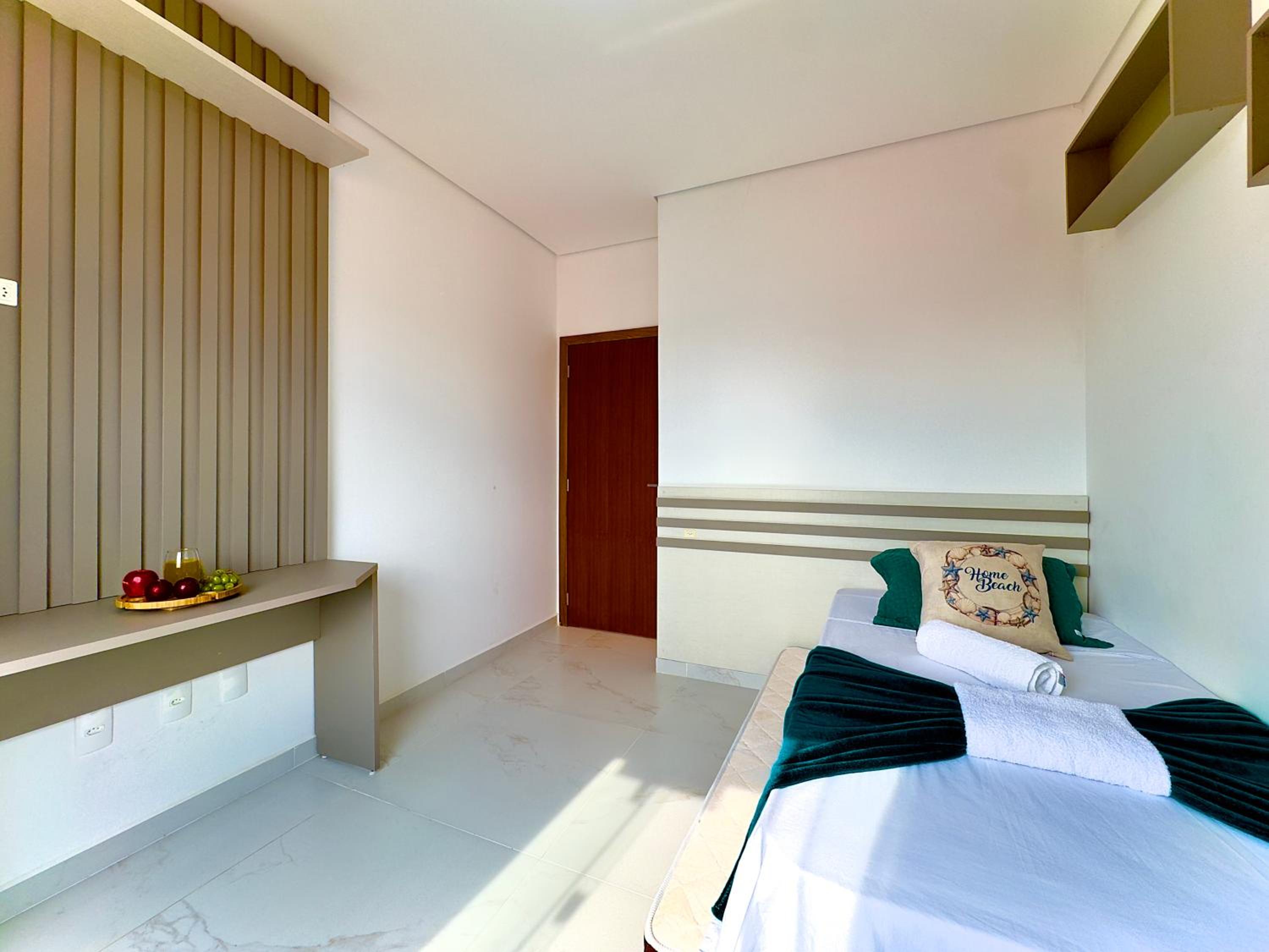 Apartamento Amplo com Vista Mar e Churrasqueira a 50m da Praia em Barra Velha