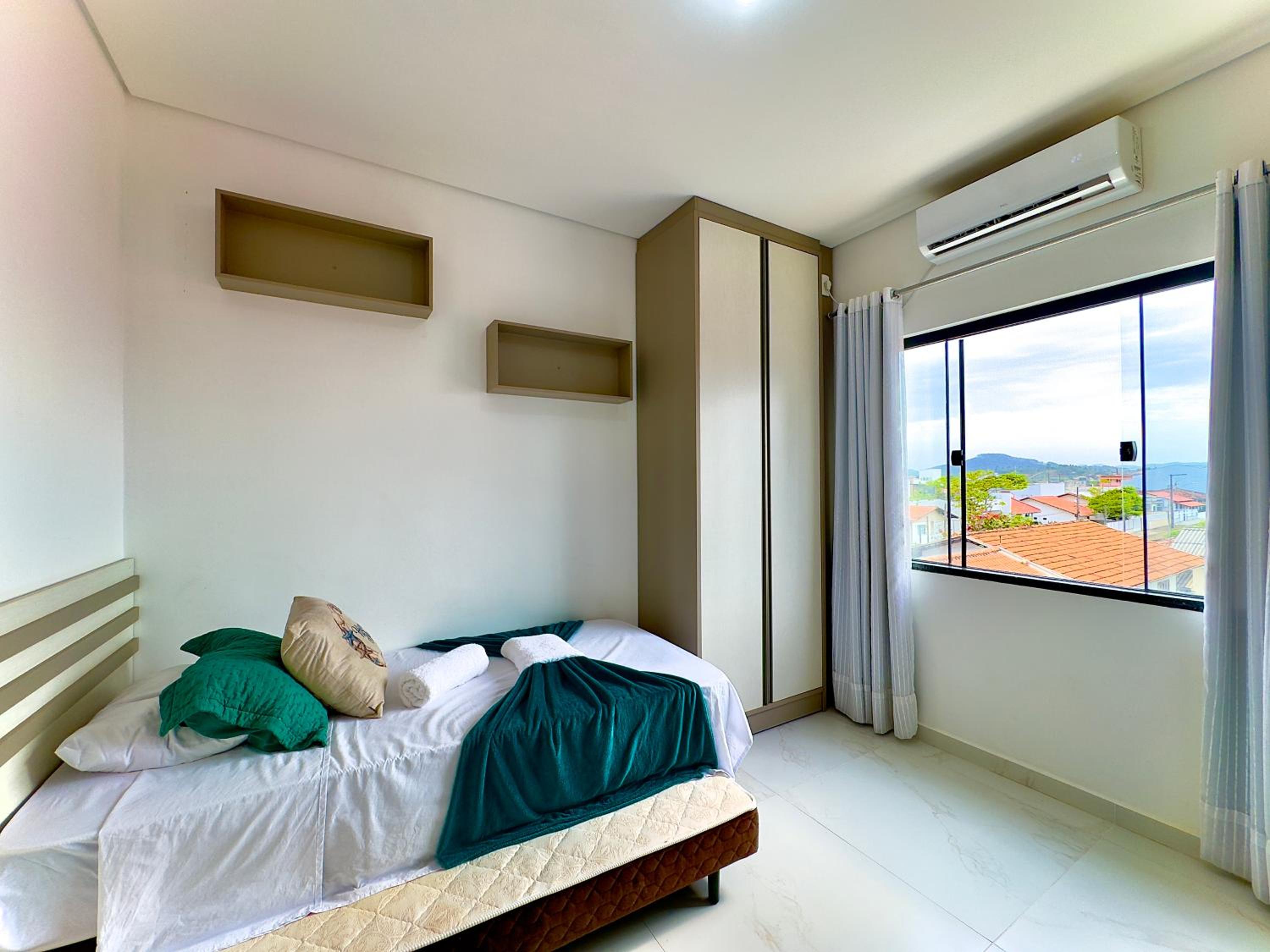Apartamento Amplo com Vista Mar e Churrasqueira a 50m da Praia em Barra Velha