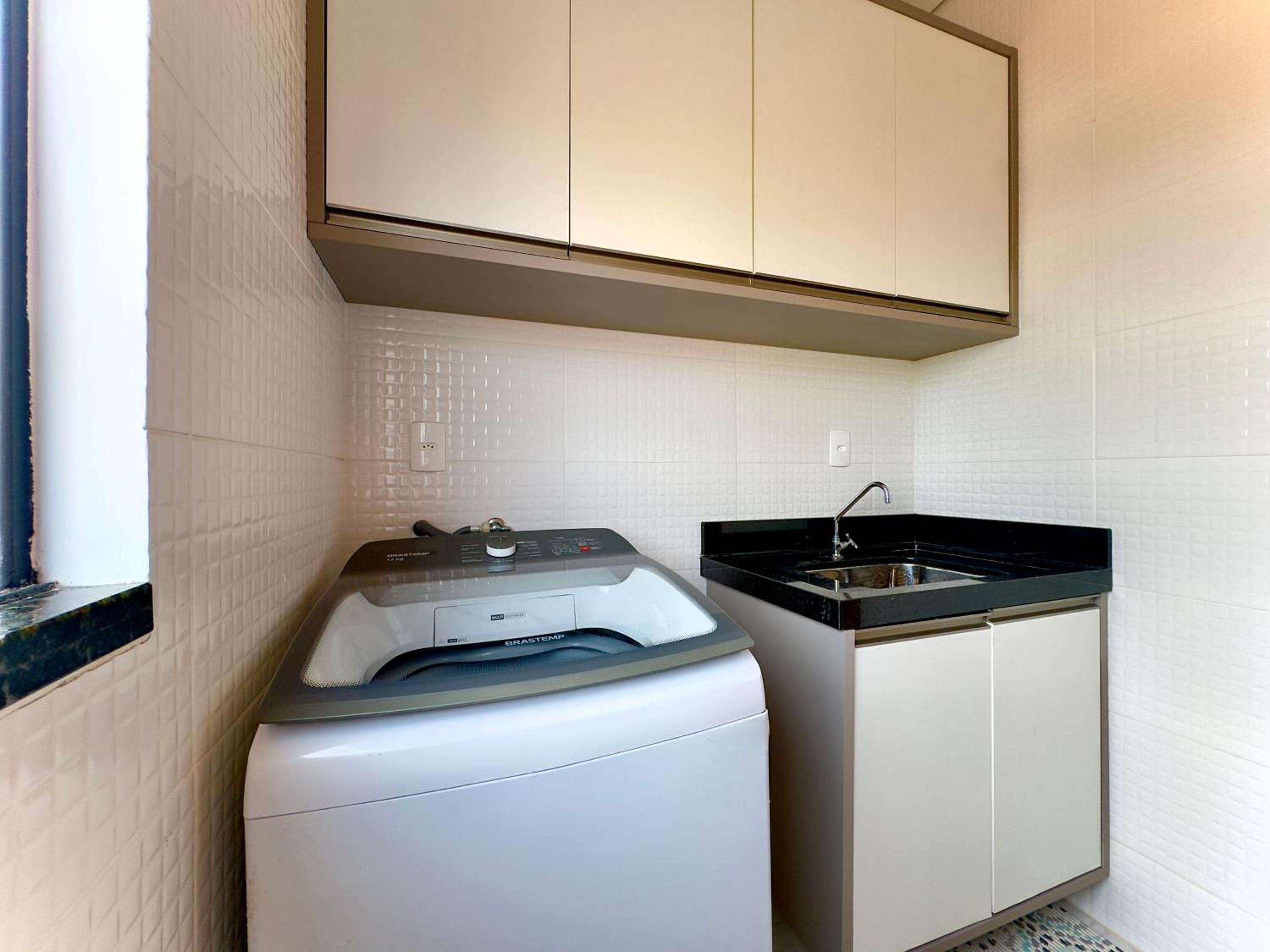 Apartamento Amplo com Vista Mar e Churrasqueira a 50m da Praia em Barra Velha