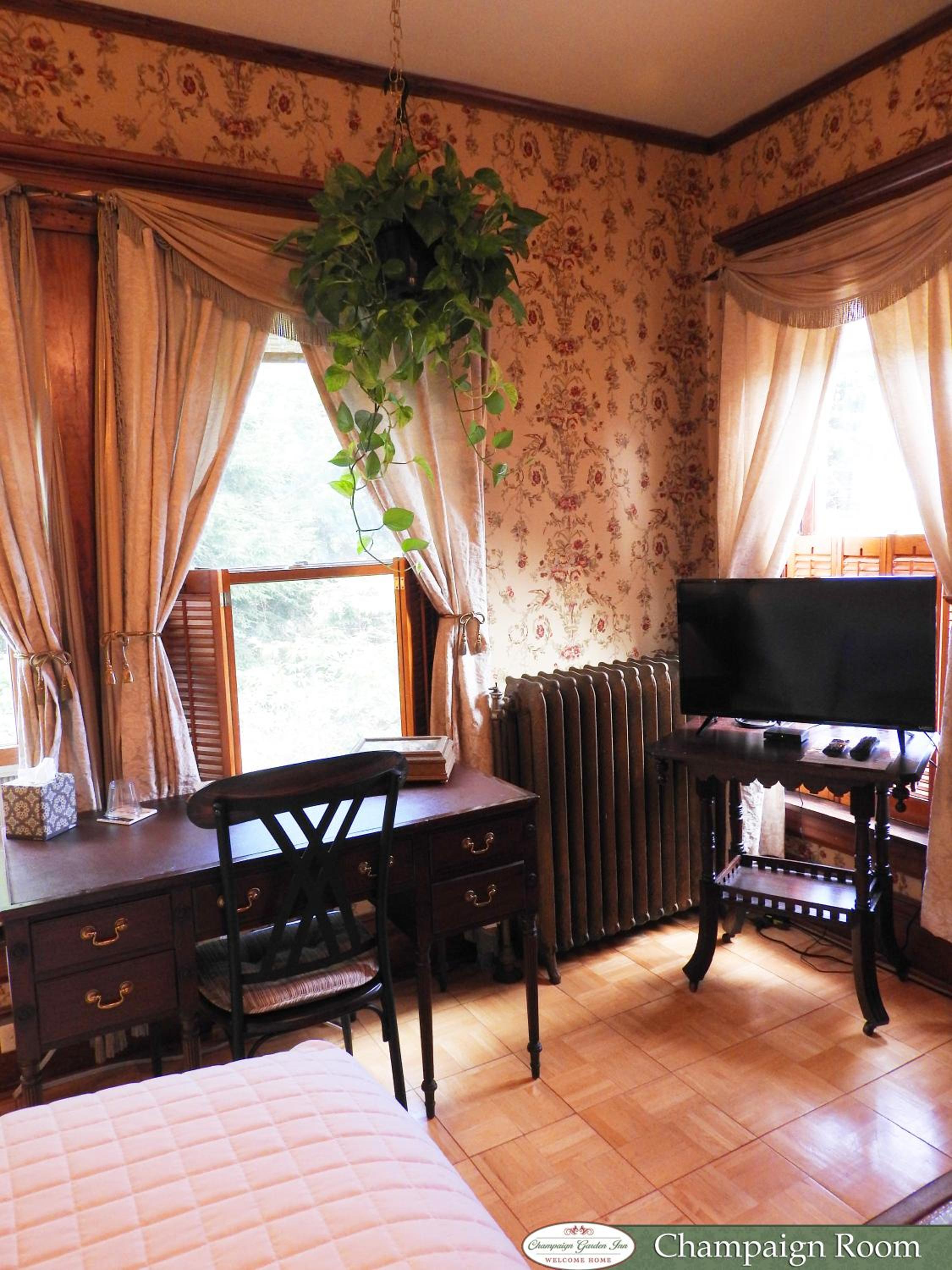 Champaign Garden Inn