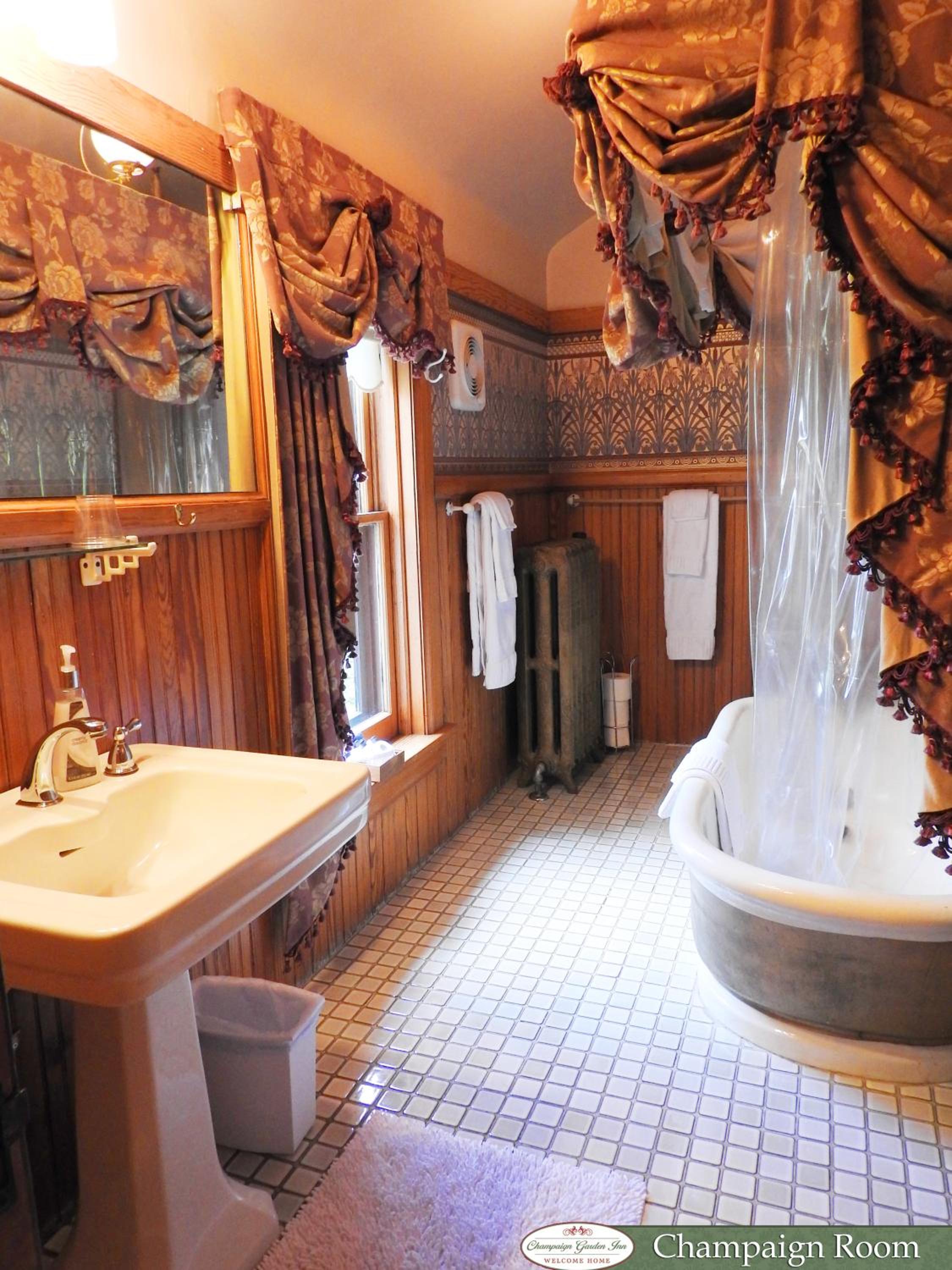 Champaign Garden Inn
