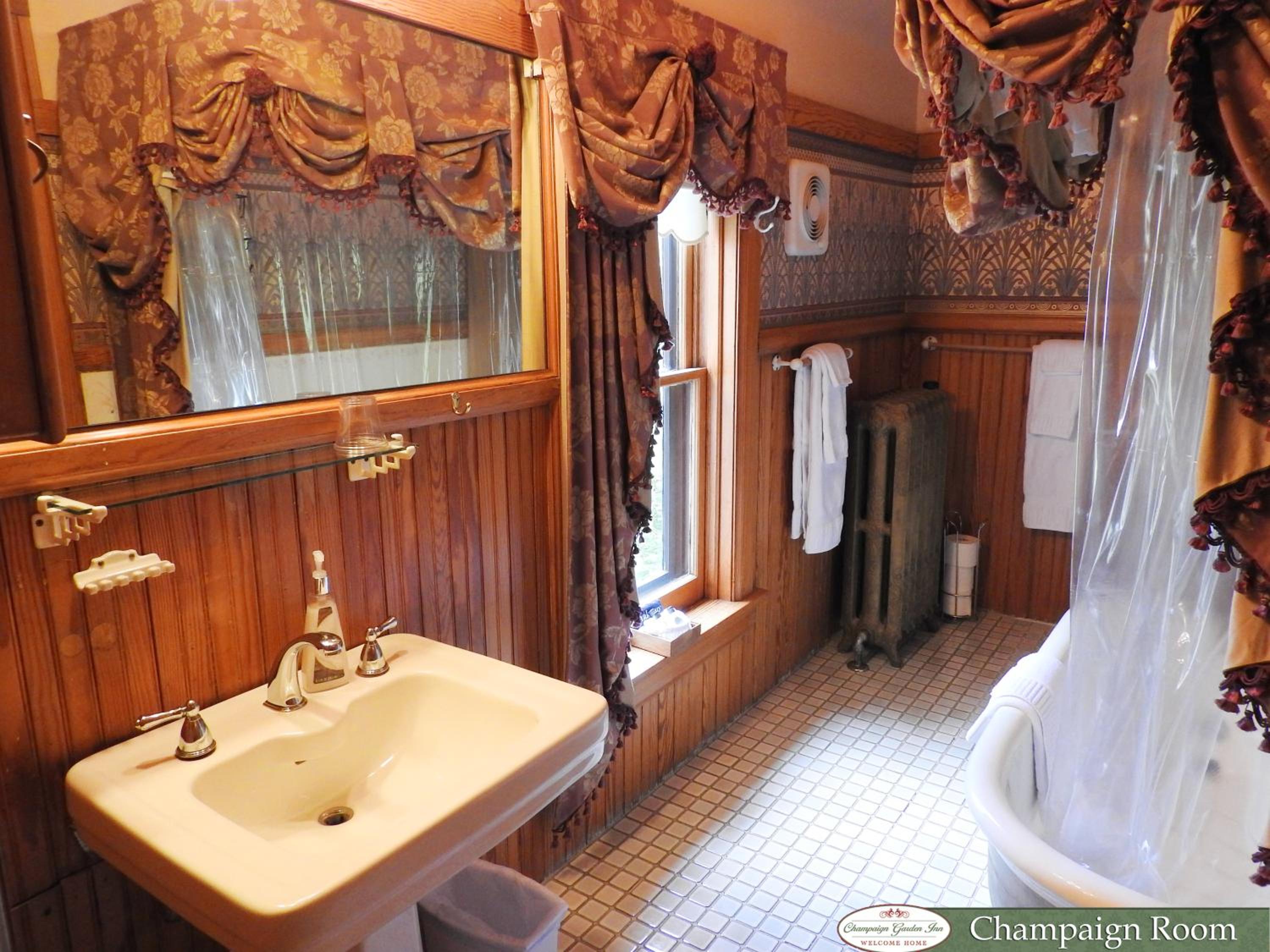 Champaign Garden Inn