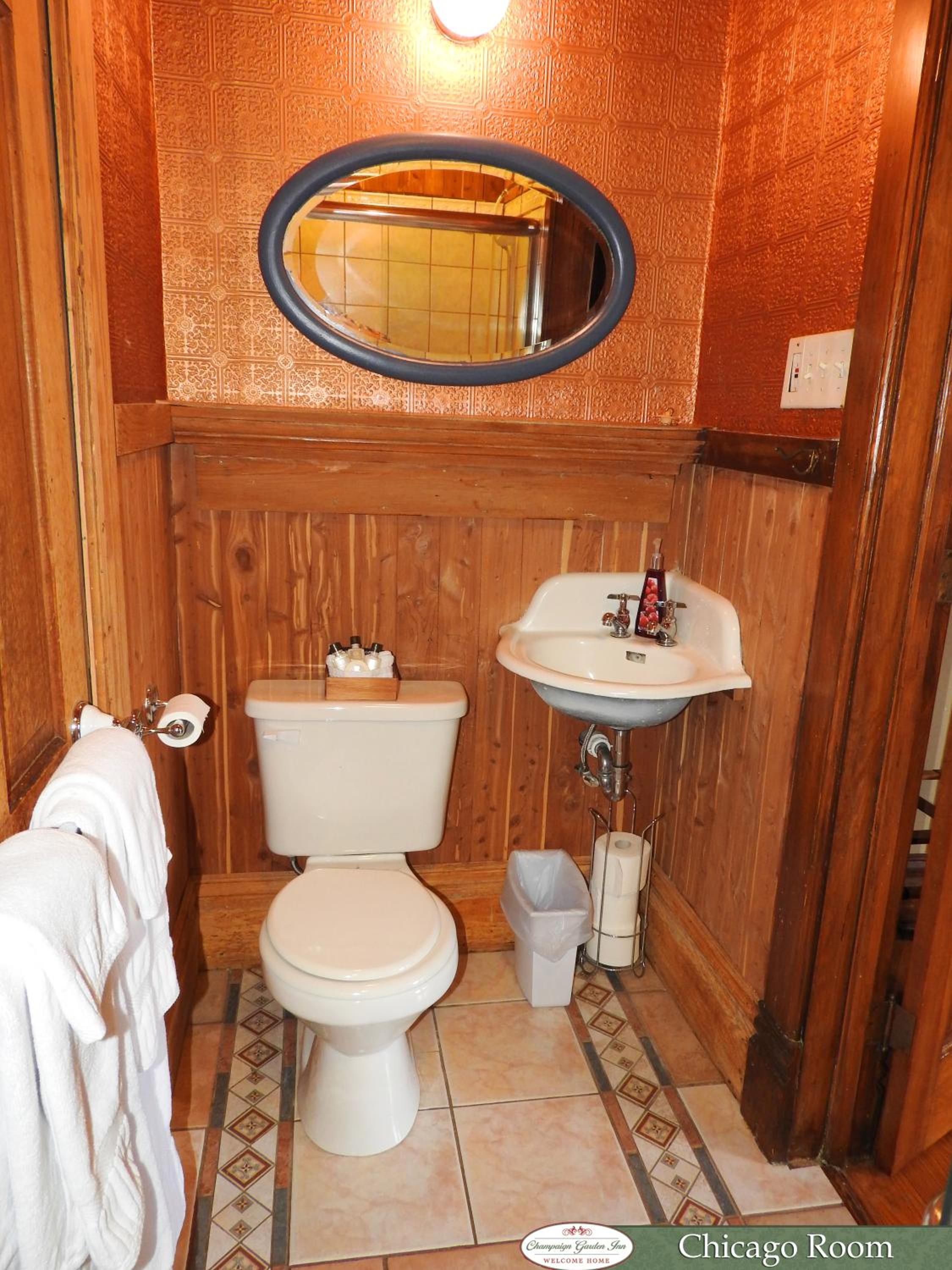 Champaign Garden Inn
