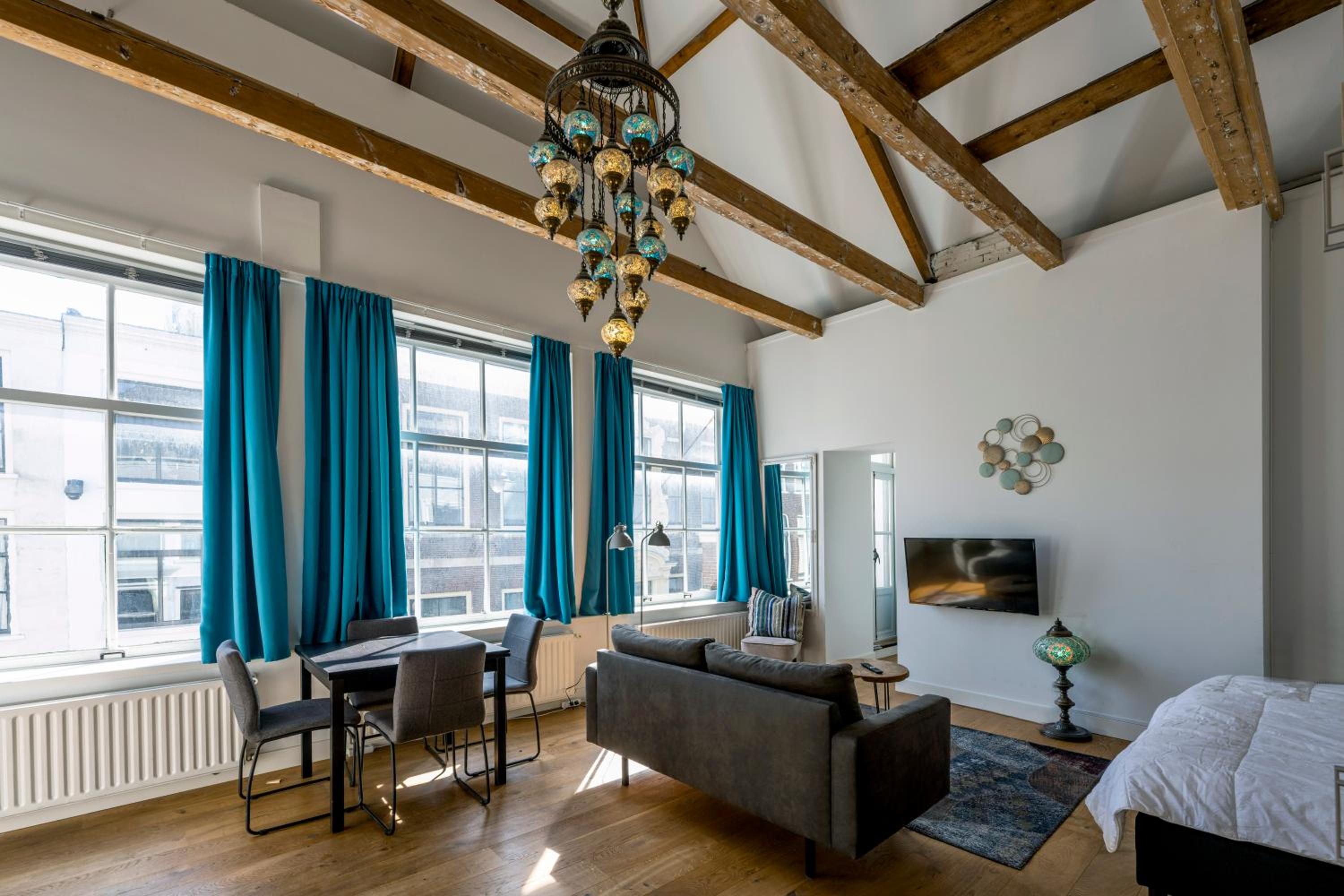 Barbera Guesthouse Hotel Apartments - Experience local life in the Old Centre