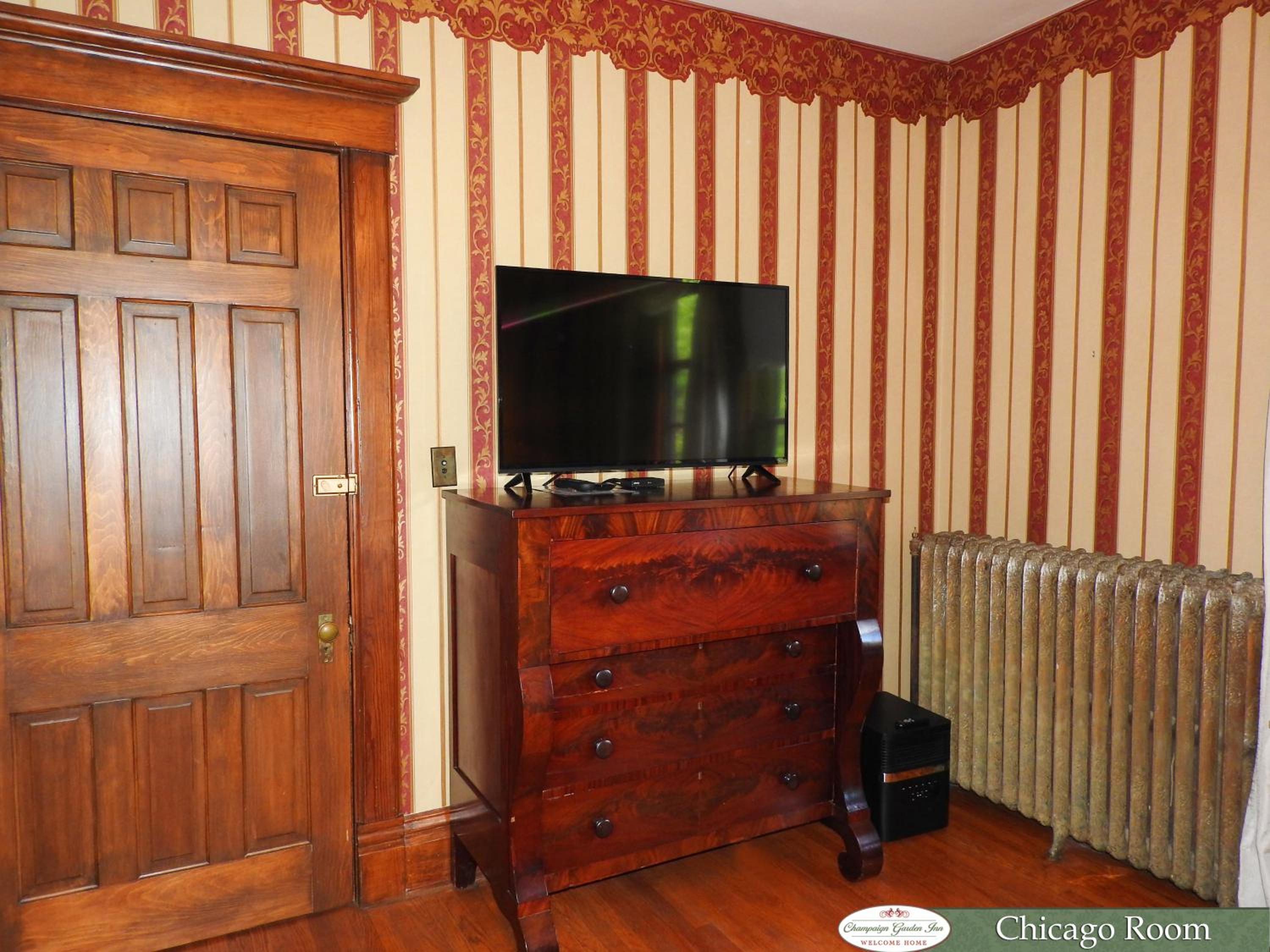 Champaign Garden Inn