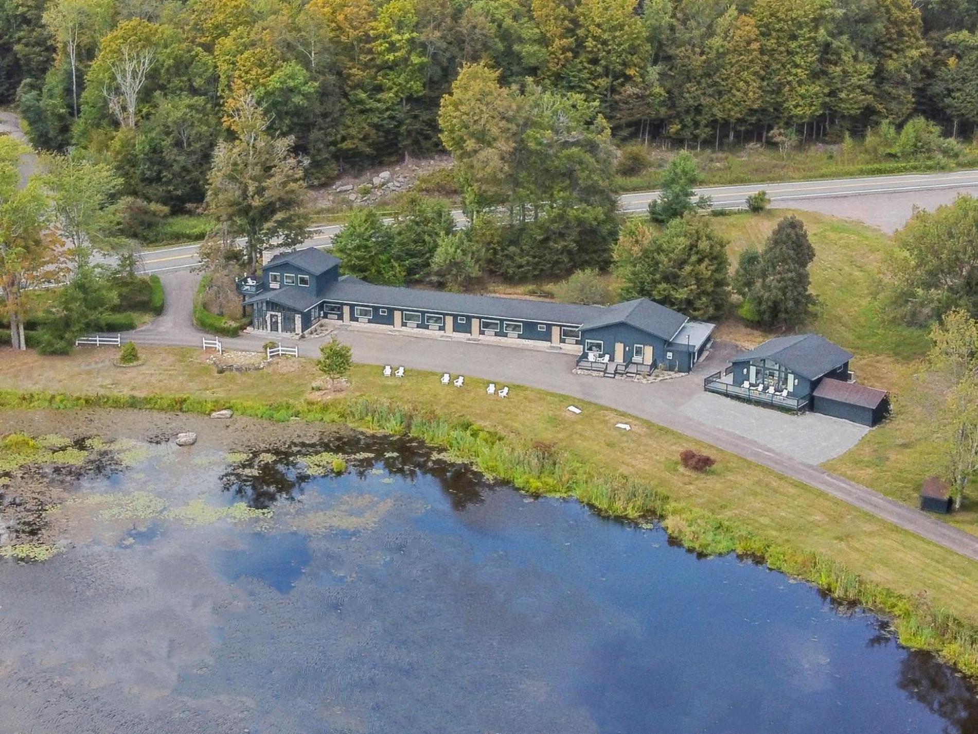 Lakelyn Lodge