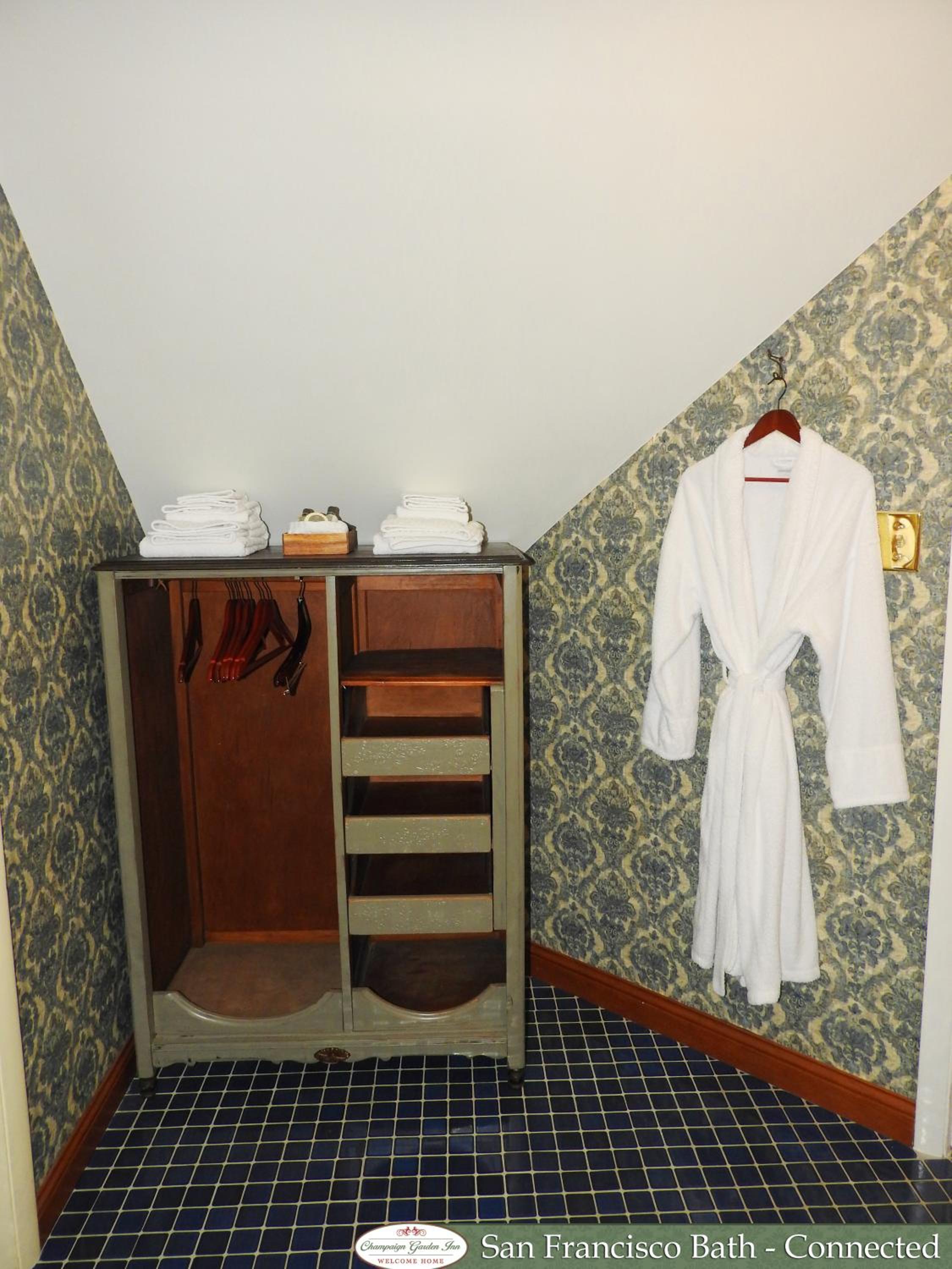 Champaign Garden Inn