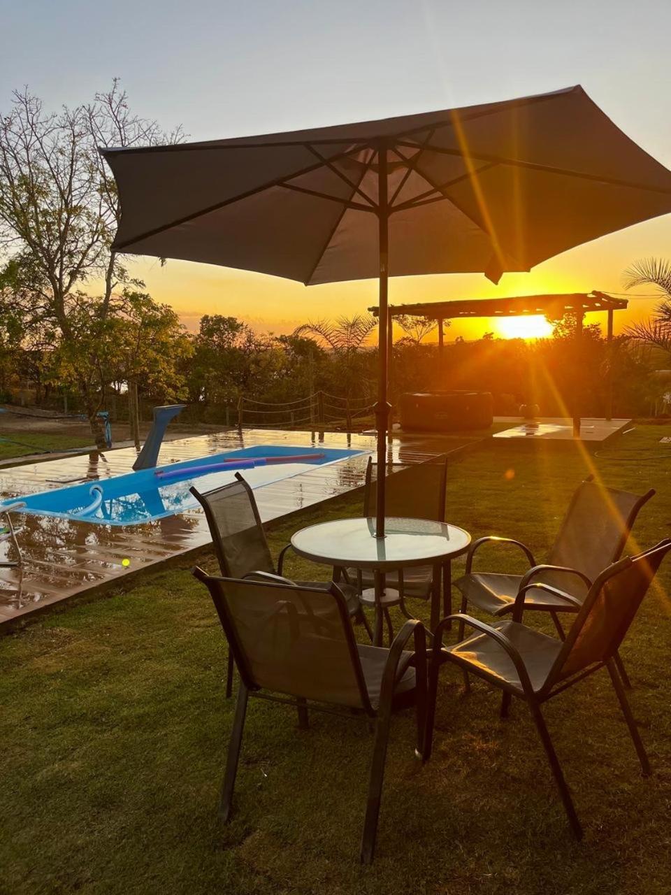 Refugio Moderno com Piscina Quente e Por do Sol