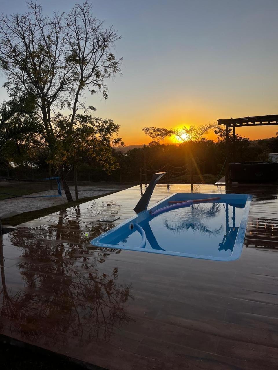 Refugio Moderno com Piscina Quente e Por do Sol