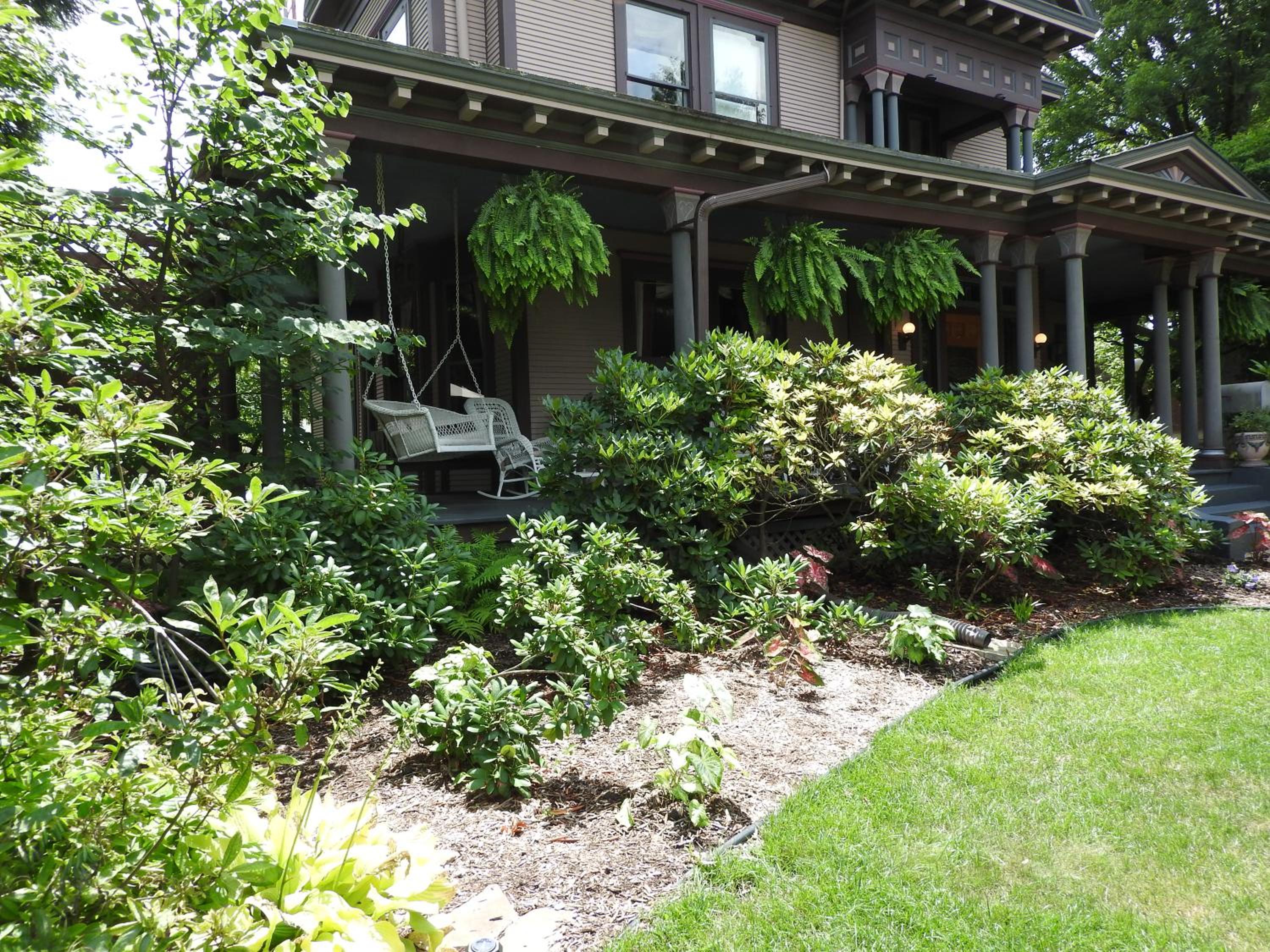 Champaign Garden Inn