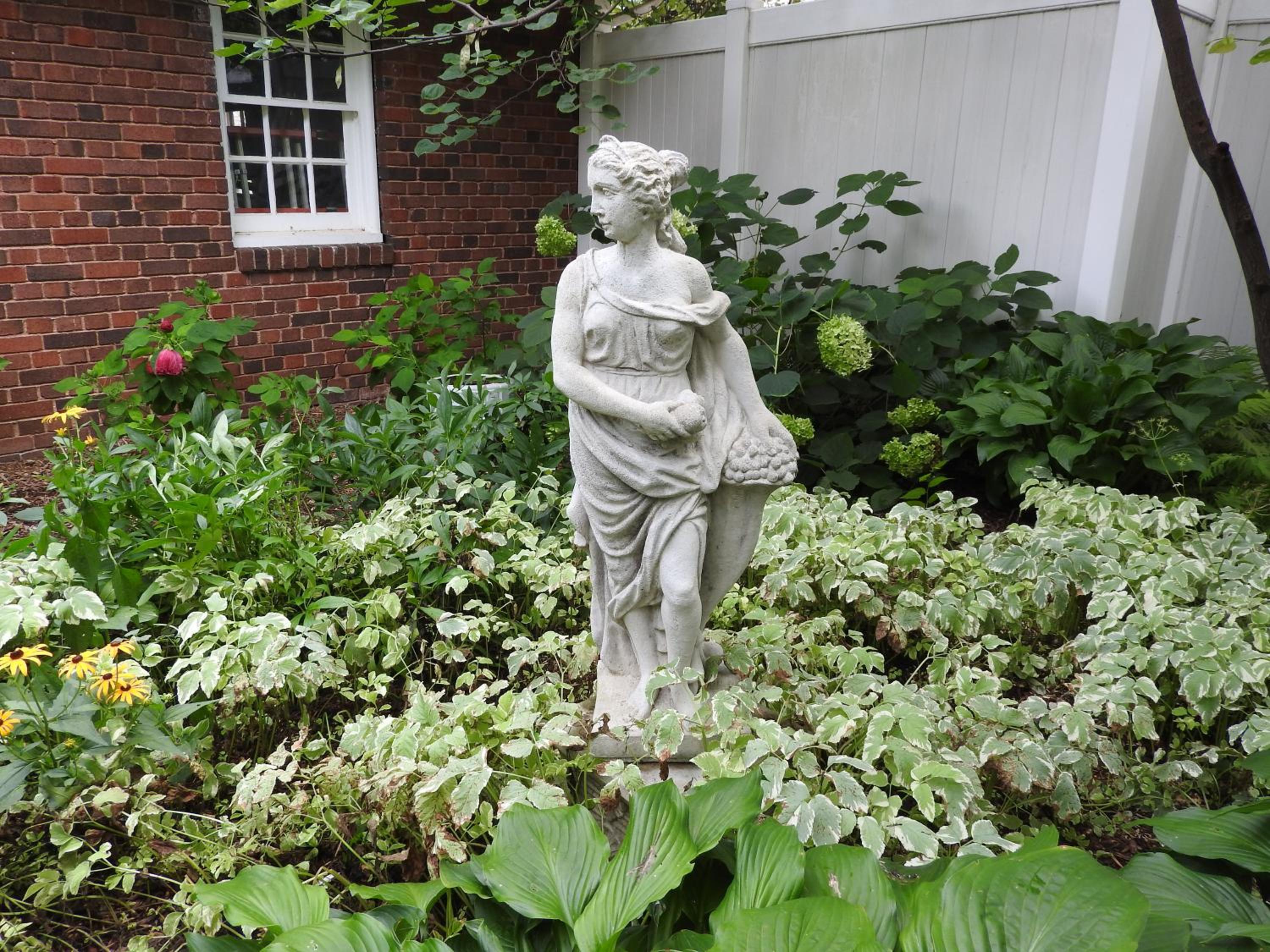 Champaign Garden Inn
