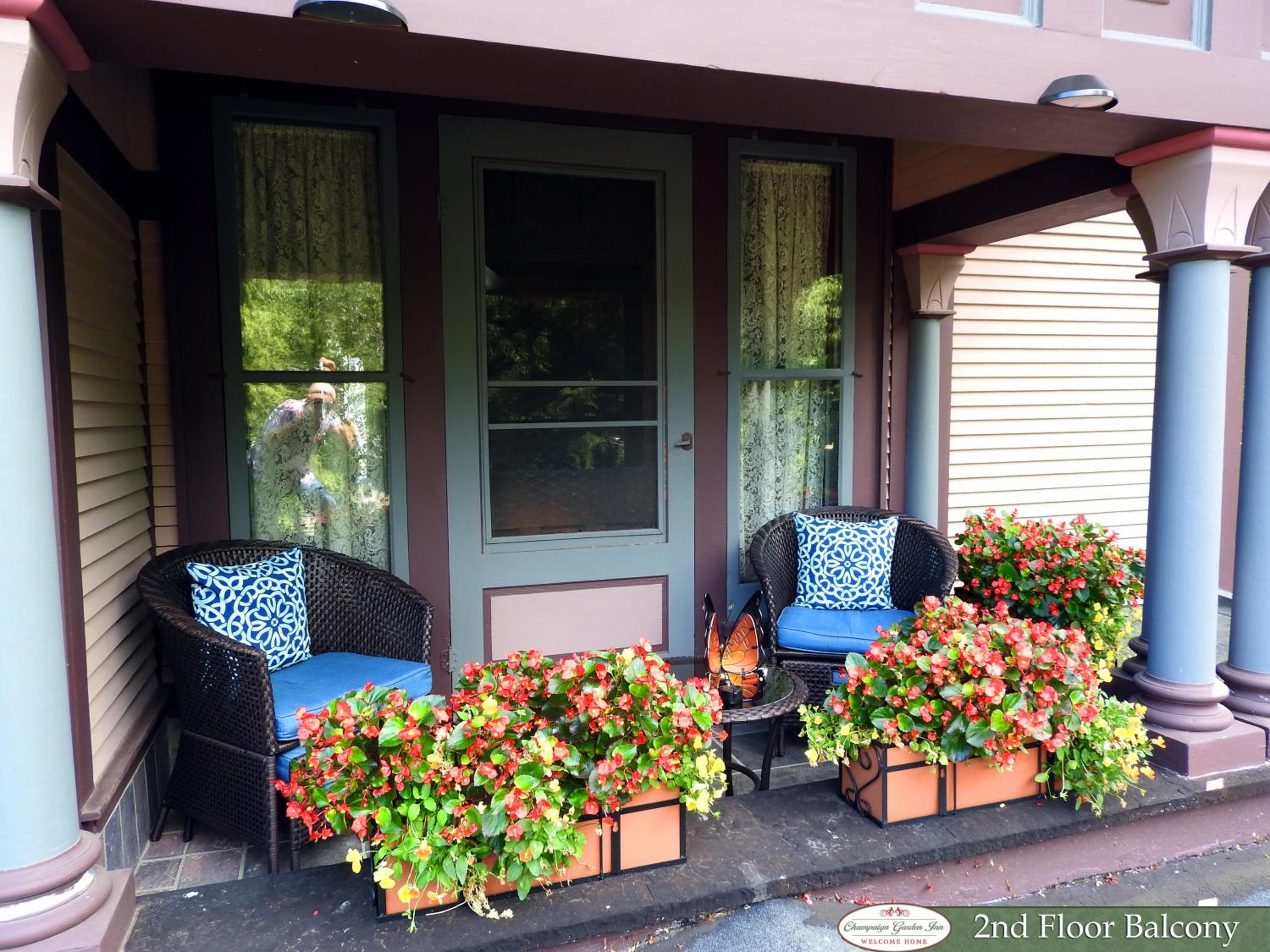 Champaign Garden Inn