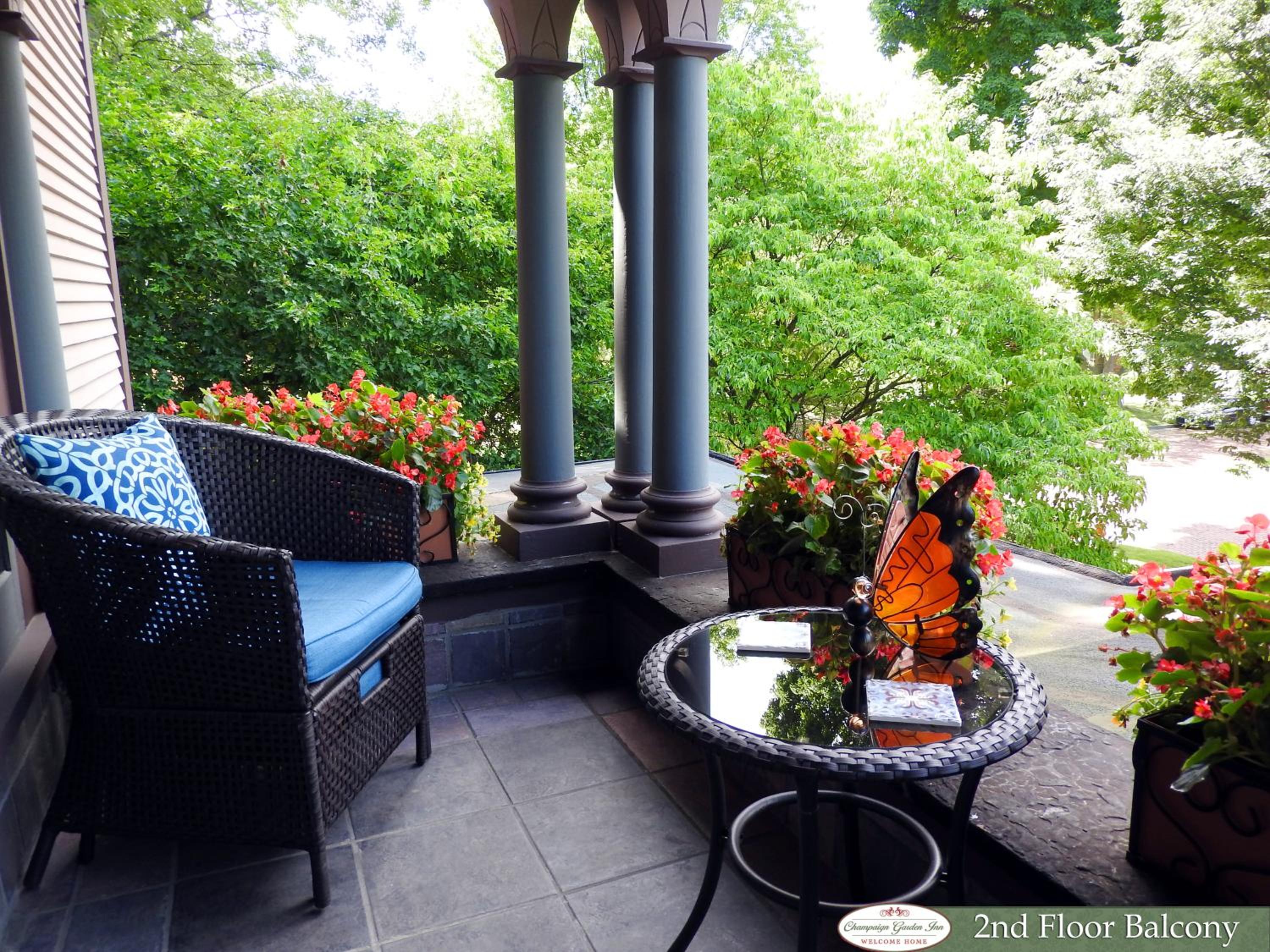 Champaign Garden Inn