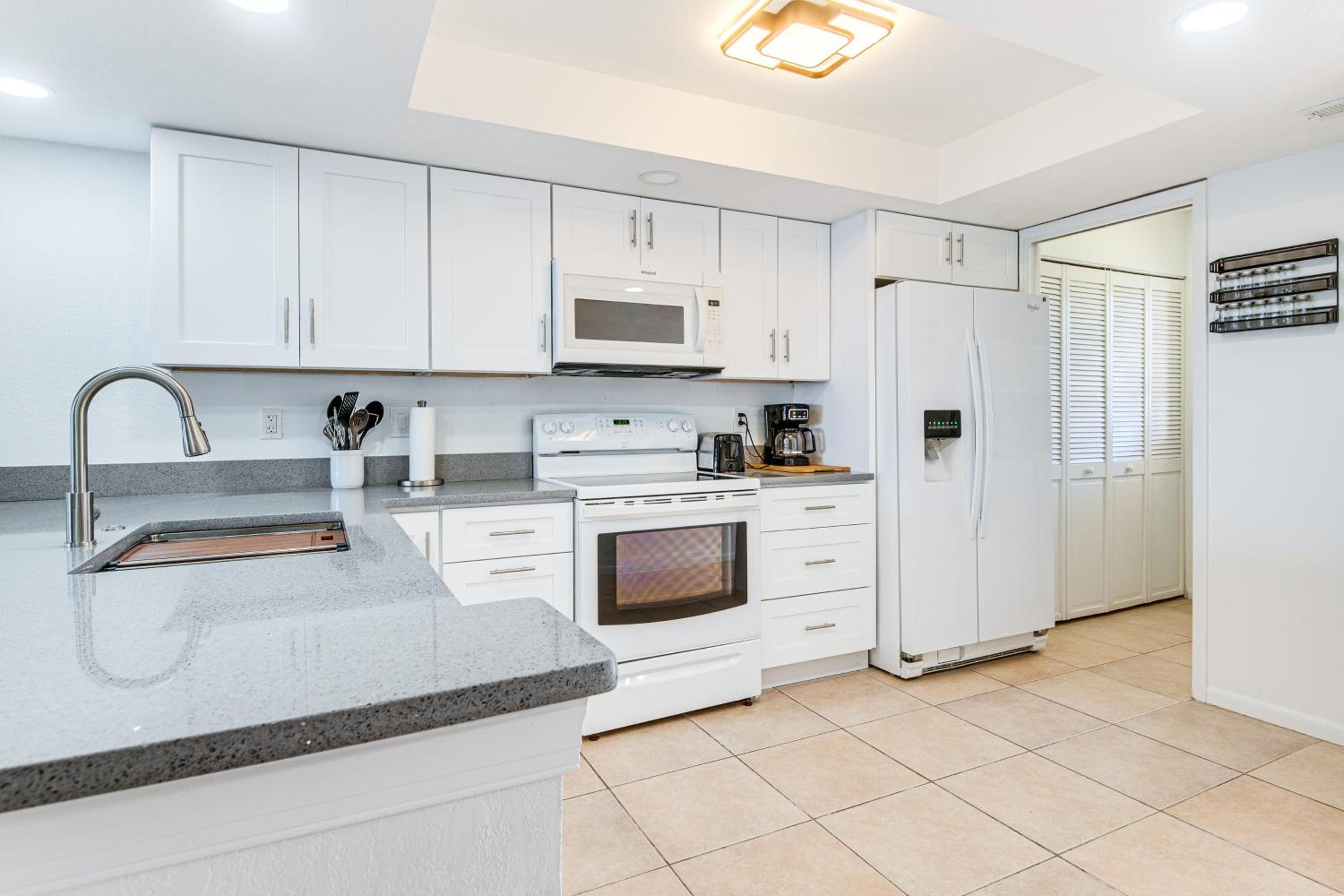 Condo with Direct Ocean Inlet View Bikes Included!